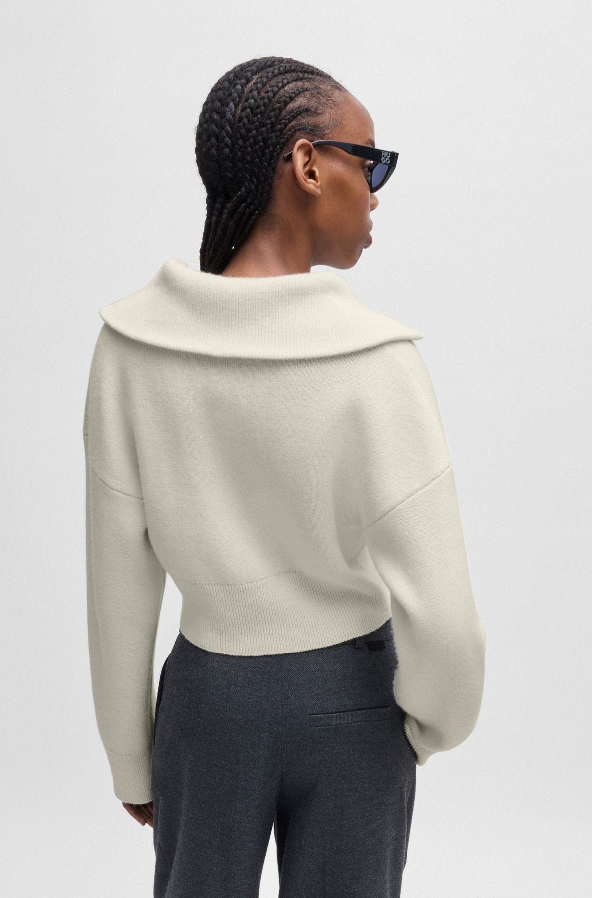 CROPPED SWEATER WITH STACKED-LOGO ZIP PULLER - 4