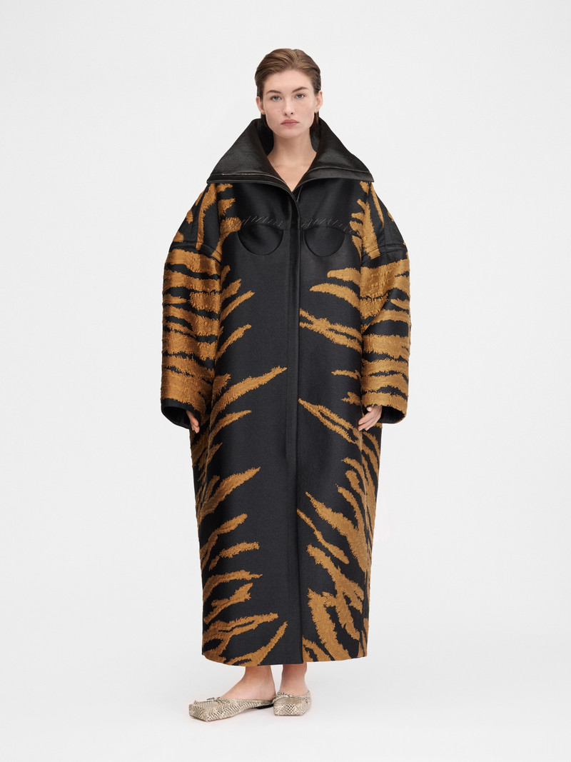 JACQUEMUS The Norma coat outlook