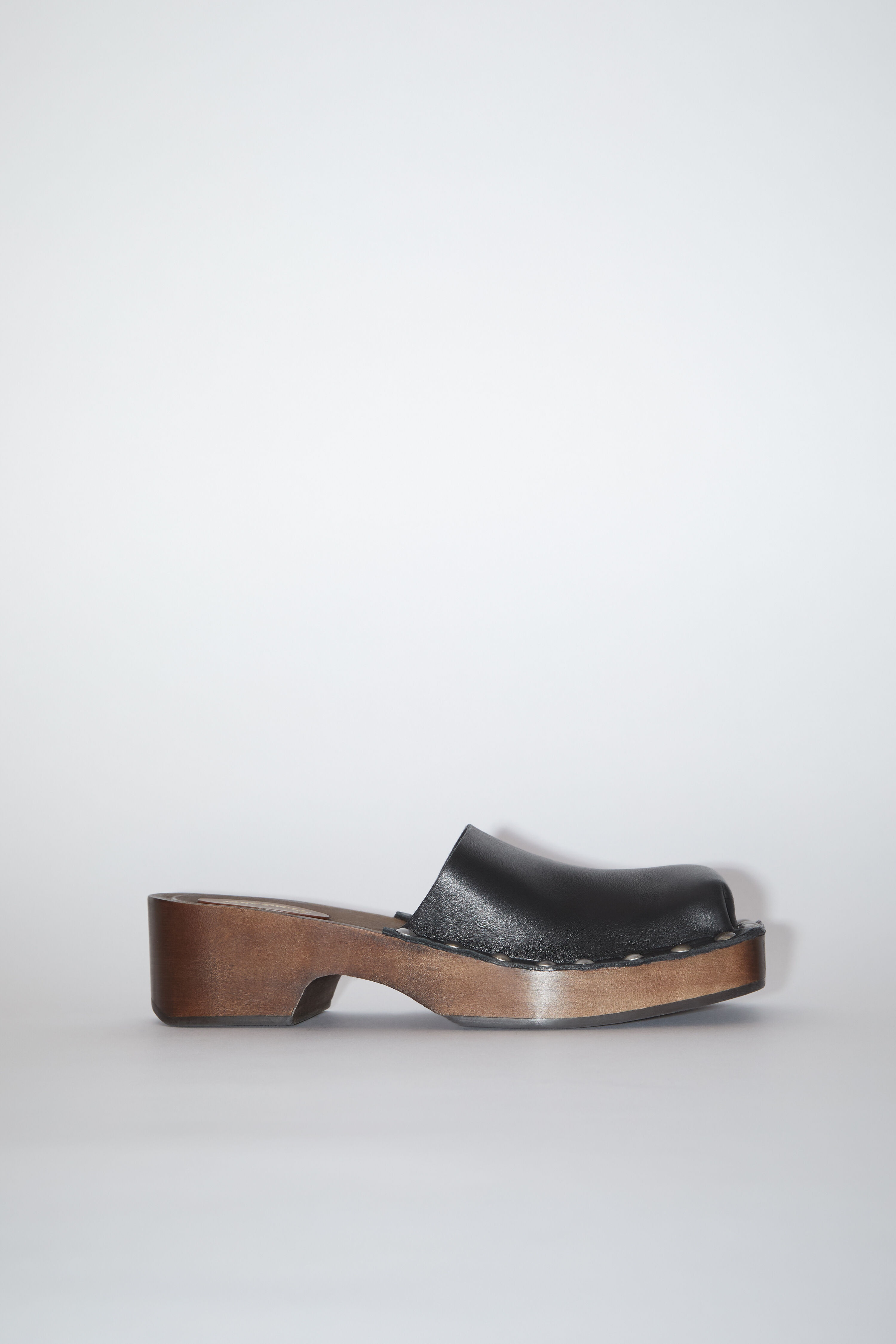 Leather wood clog - Black - 1