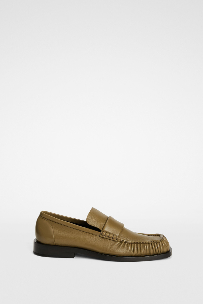 Loafer 1