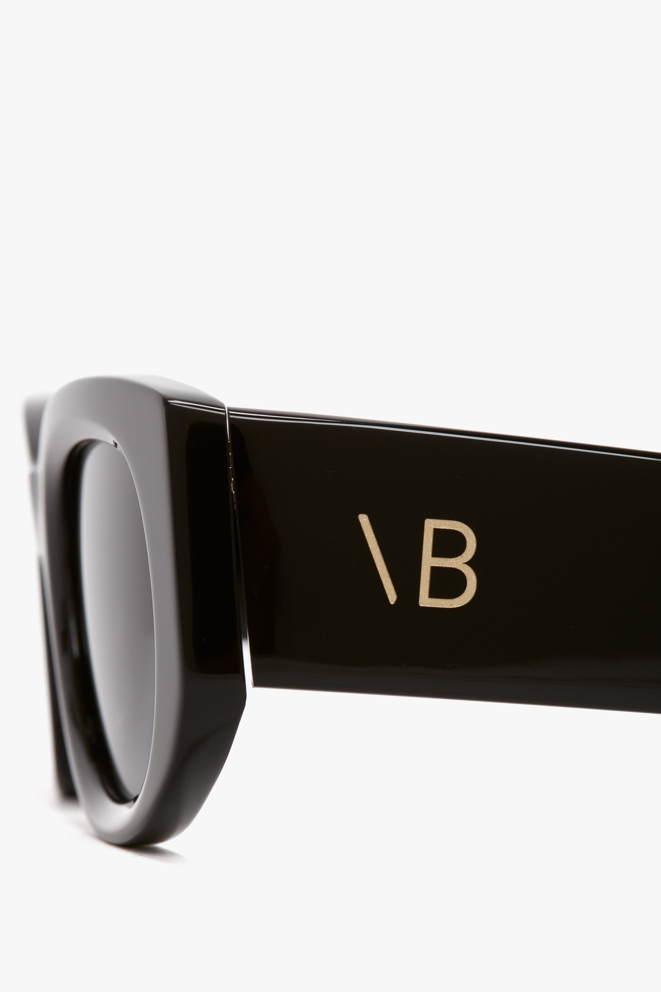 Monogram Detail Sunglasses In Black - 3