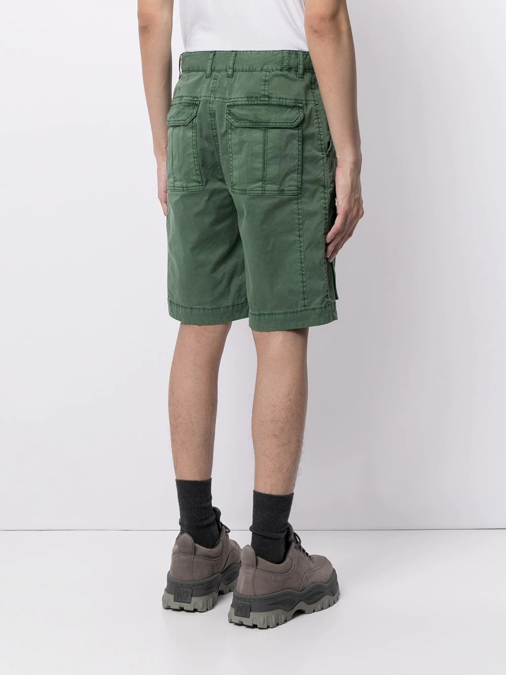 knee-length cargo shorts - 4