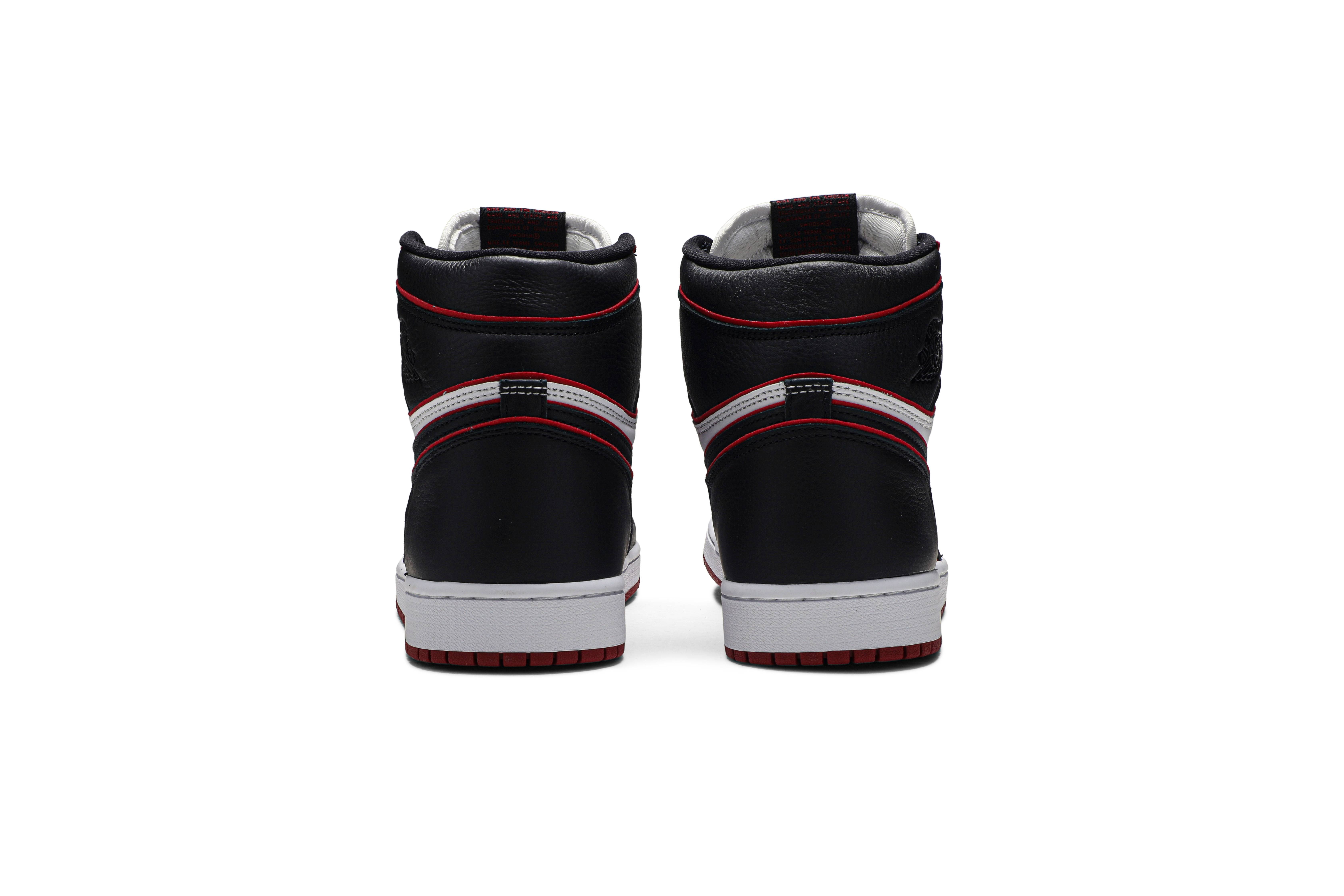 Air Jordan 1 Retro High OG 'Bloodline' - 6