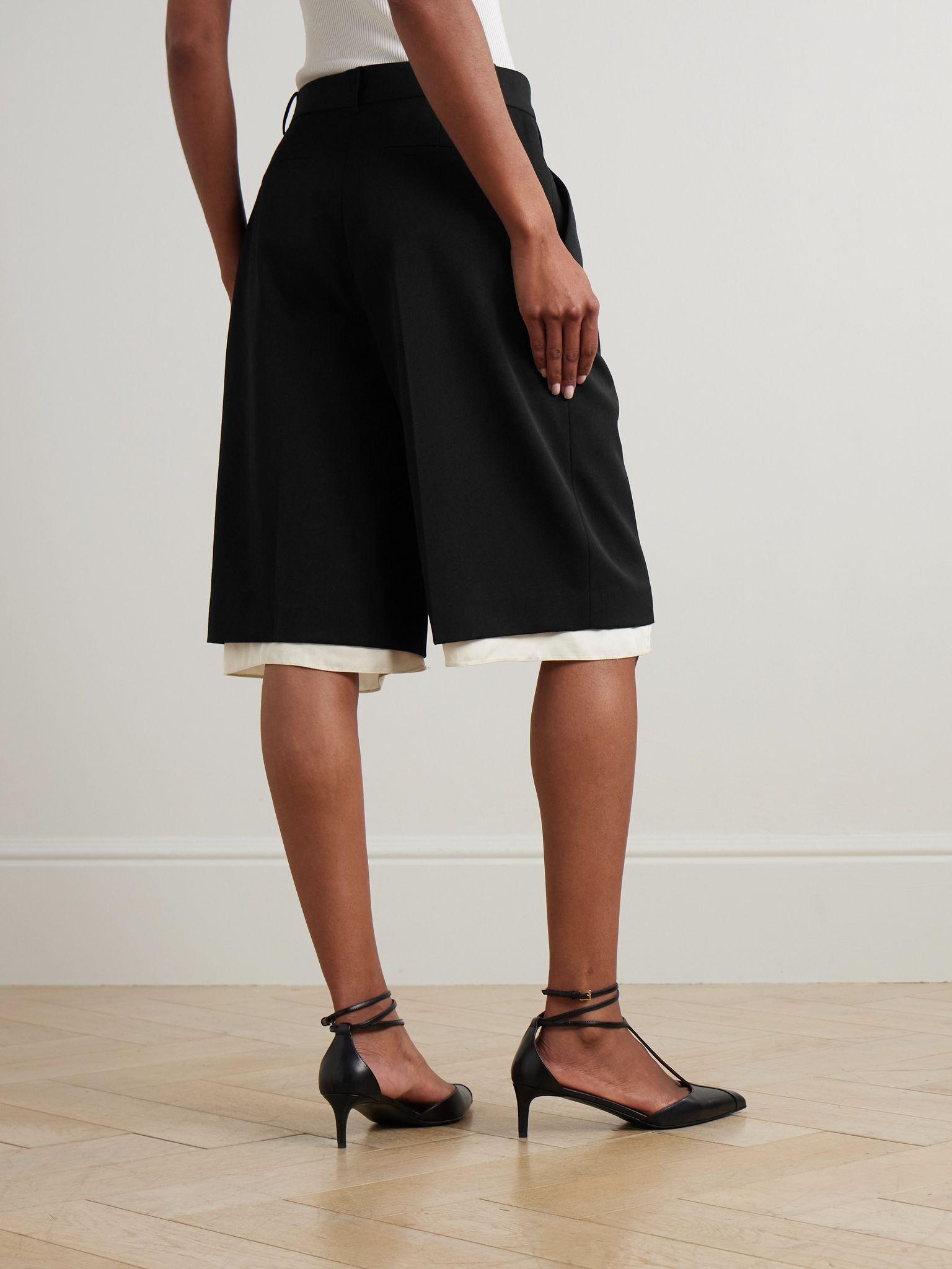 Satin-trimmed pleated woven shorts Black - 4