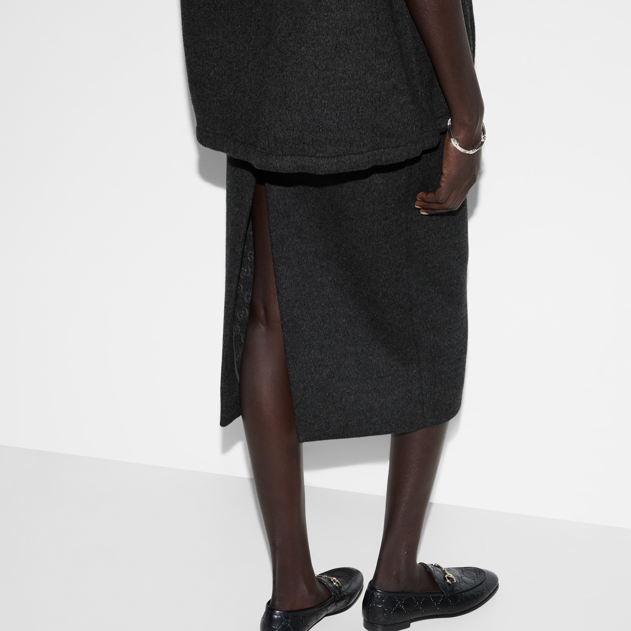 Embroidered wool and silk skirt - 5