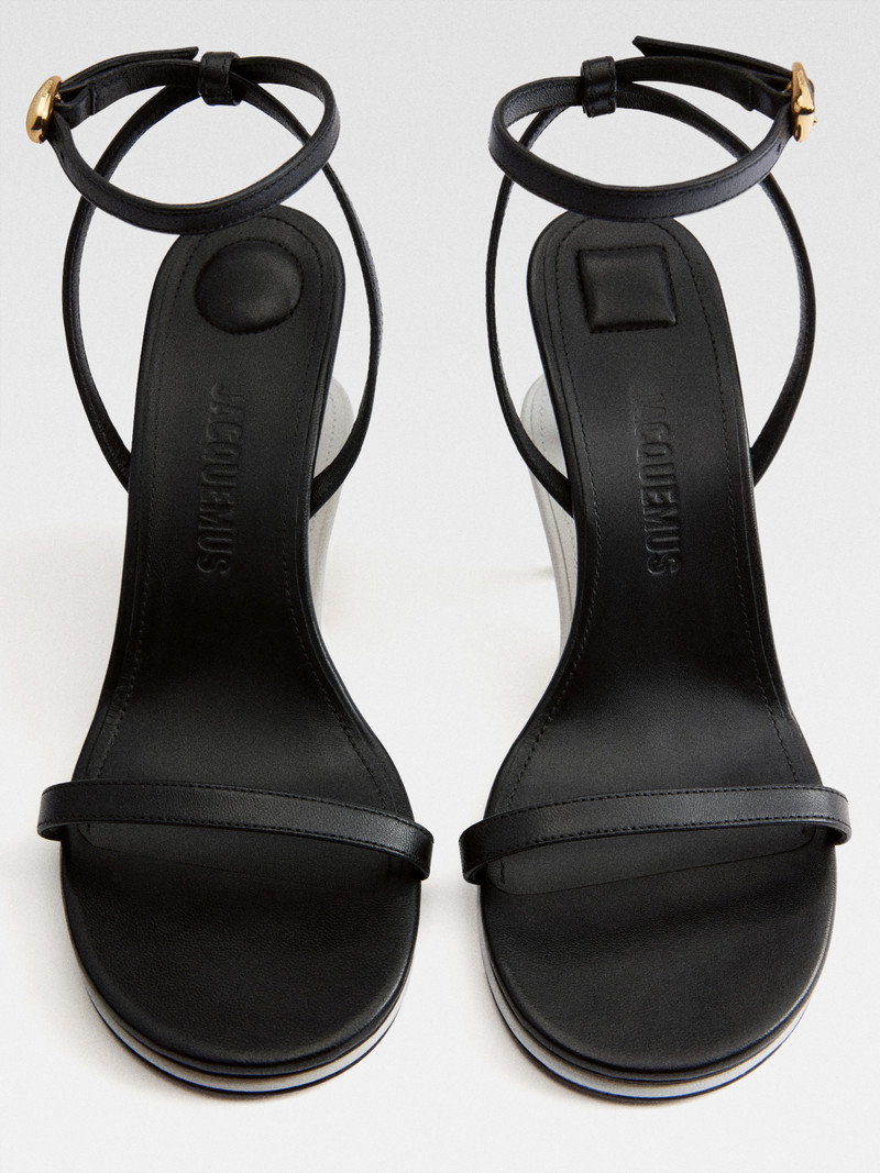 JACQUEMUS Les doubles sandales outlook