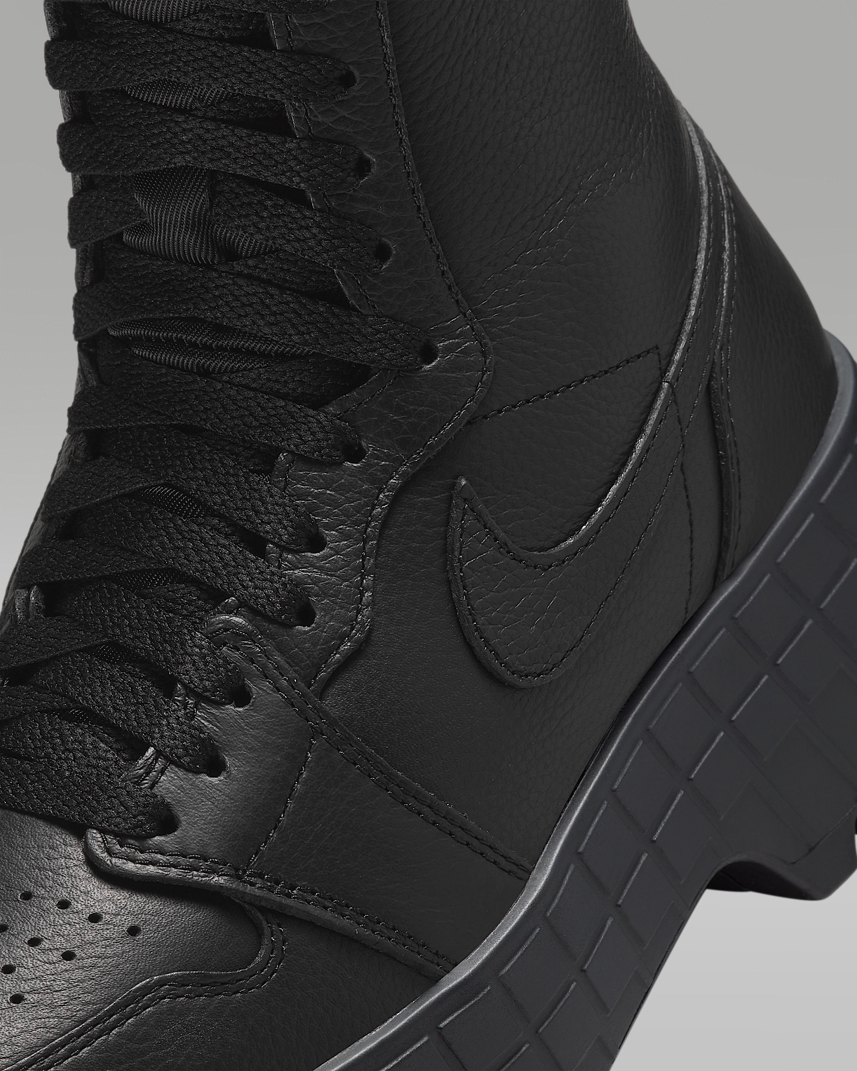Air Jordan 1 Brooklyn Women's Boots - 7