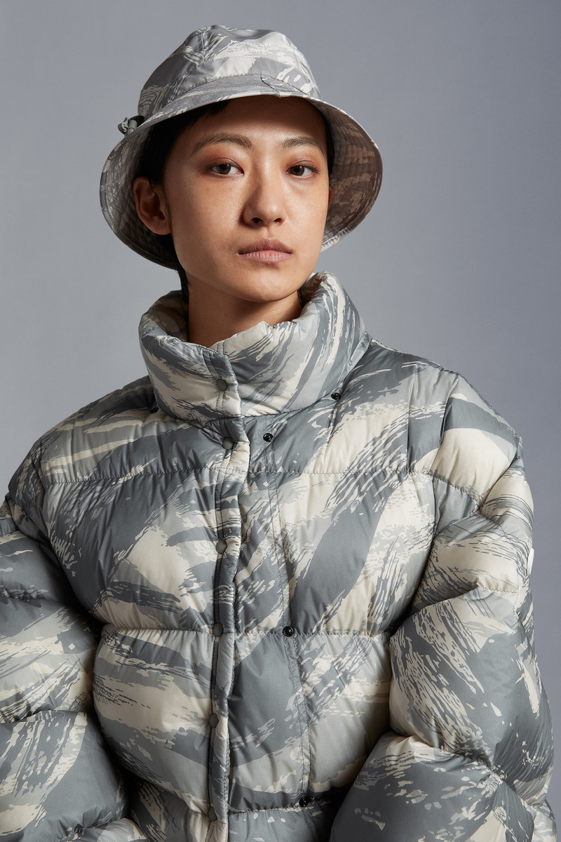 Moncler Bucket Hat outlook