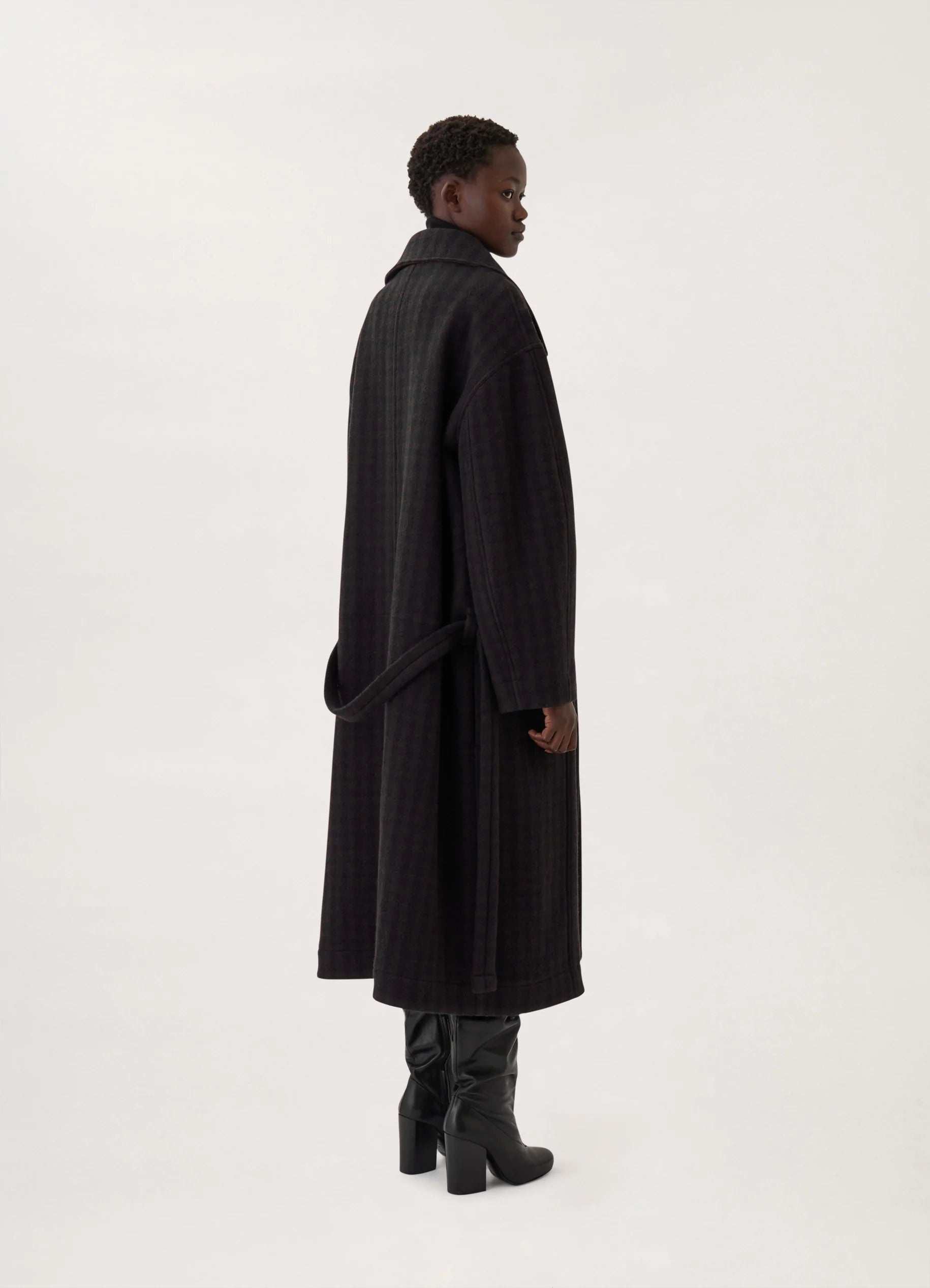 BATHROBE COAT
HEAVY WOOL - 4