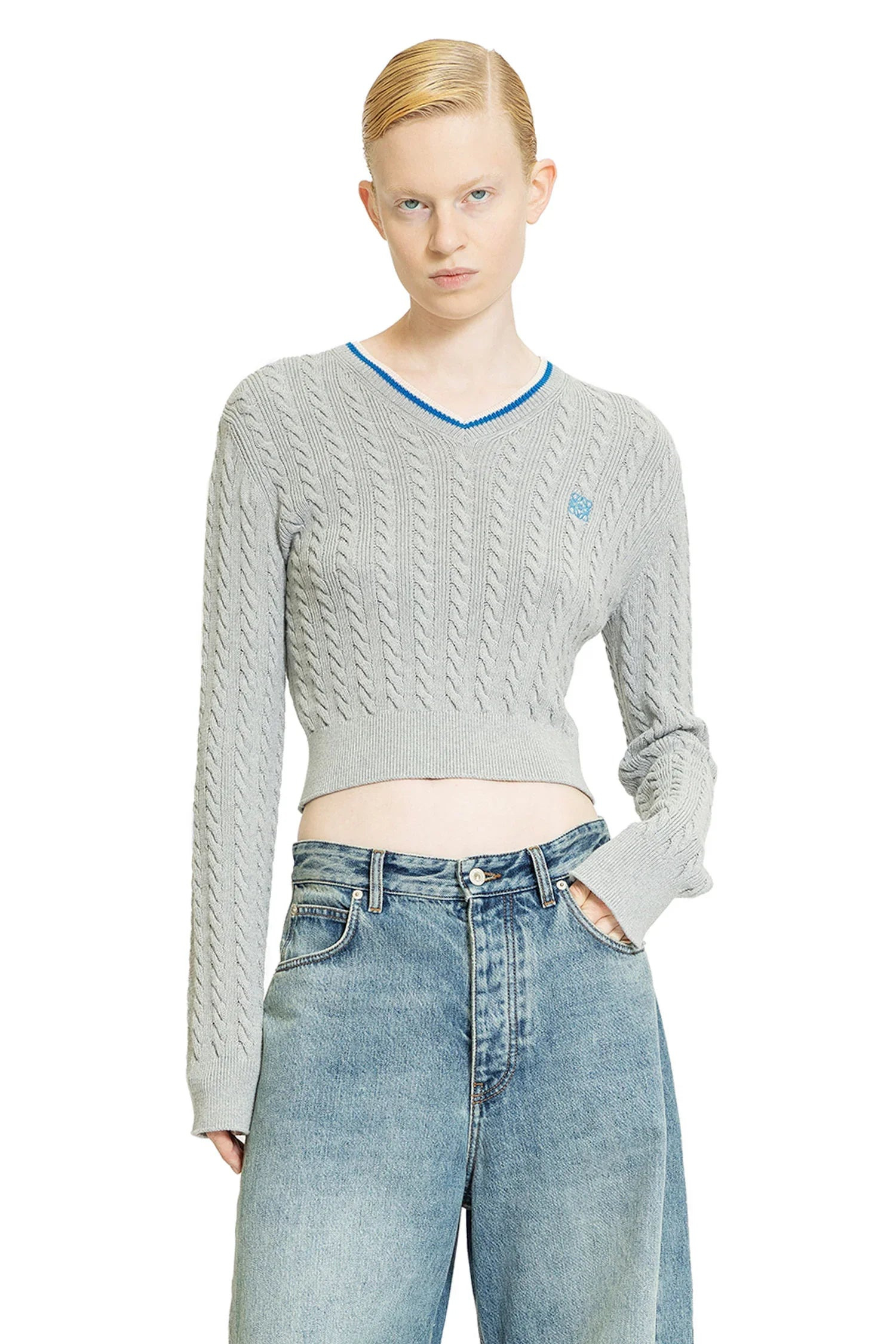 Cropped-Cable-Knit-V-Neck-Sweater - 5