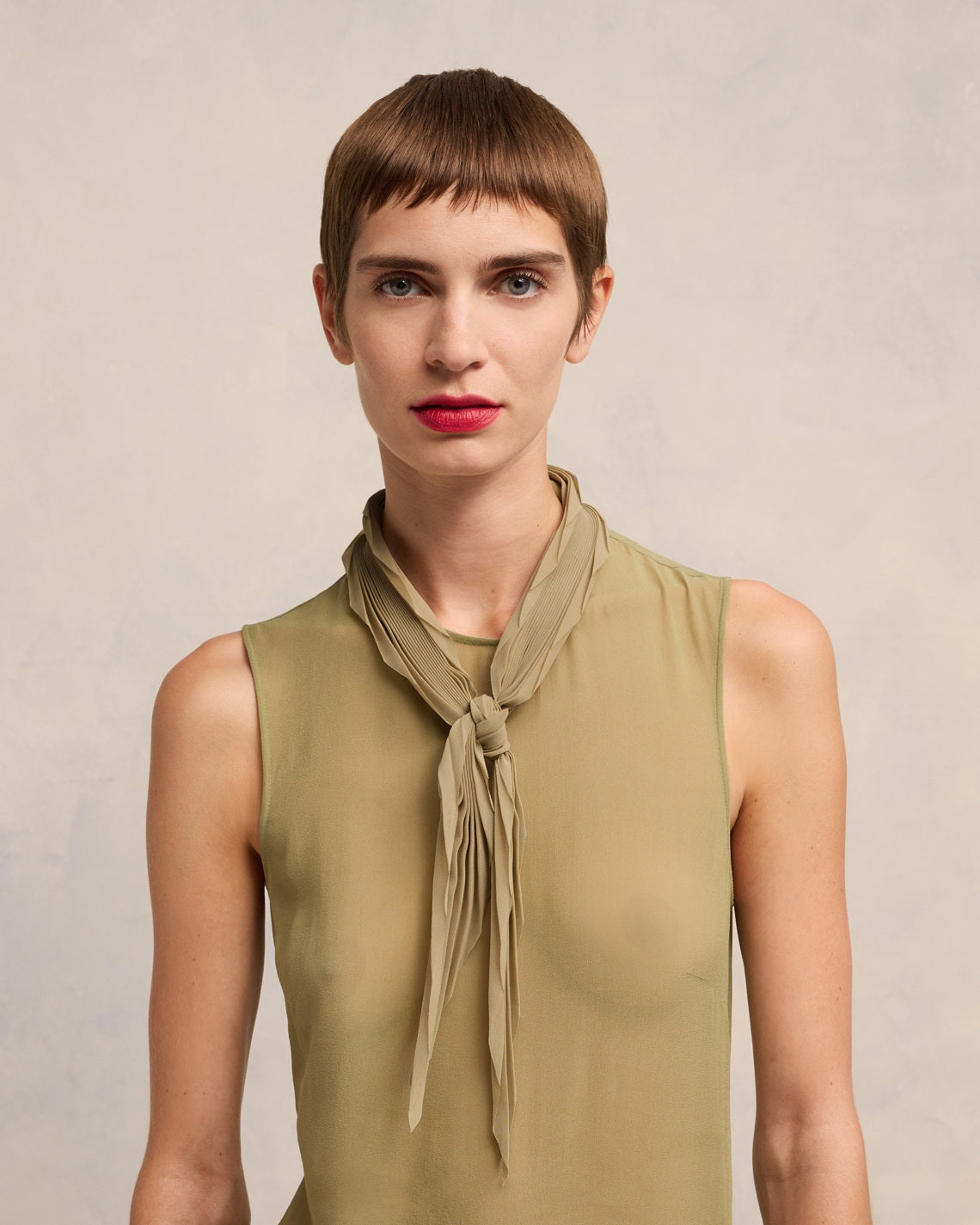 PLEATED DIAMOND SHAPED SCARF 2