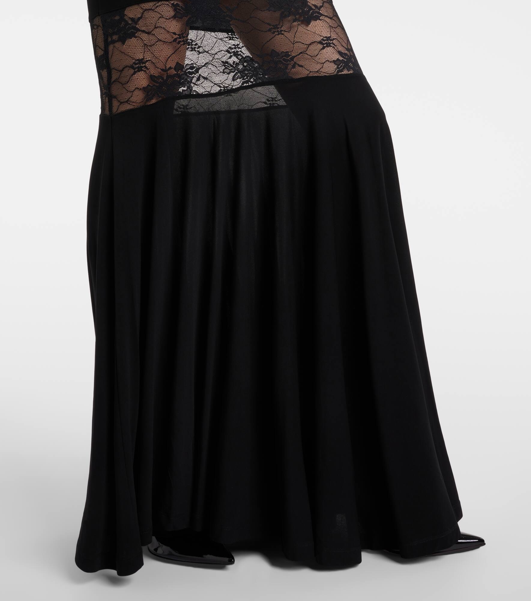 Paneled lace gown - 5