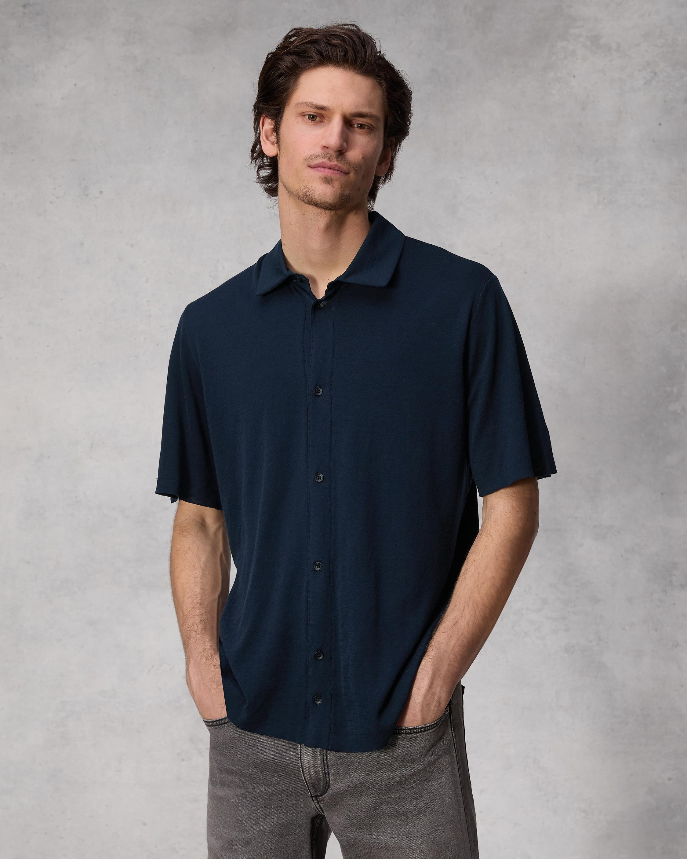 Banks Double Faced Cotton Shirt
Classic Fit Button Down - 2