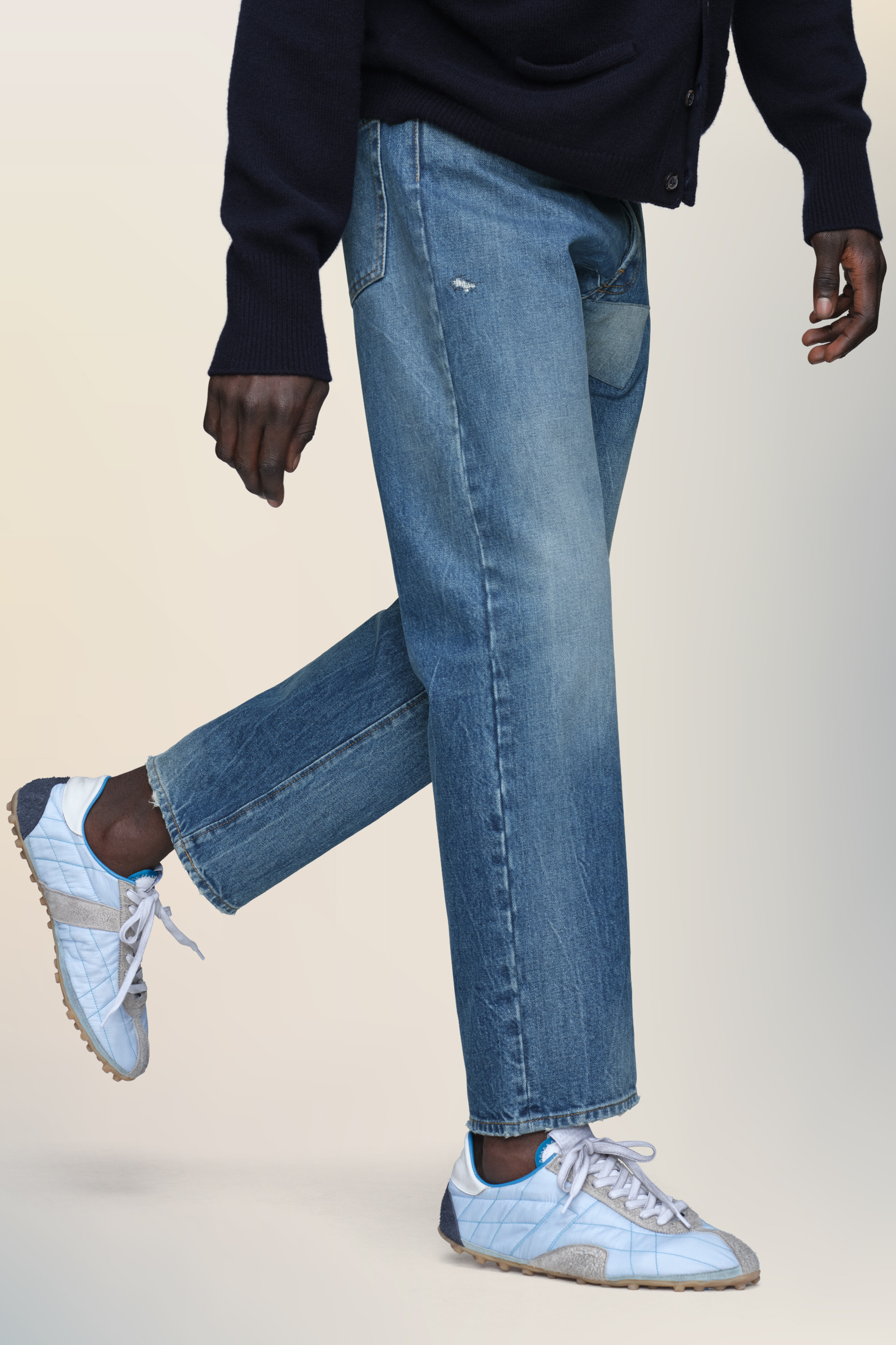 Tapered leg jeans - 4