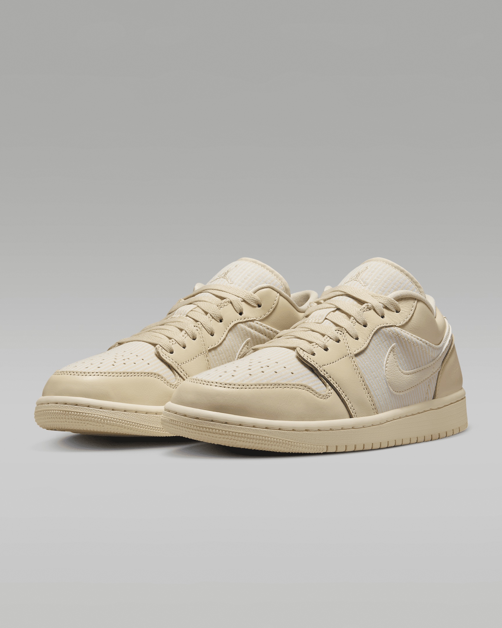 Air Jordan 1 Low SE Women's Shoes - 5