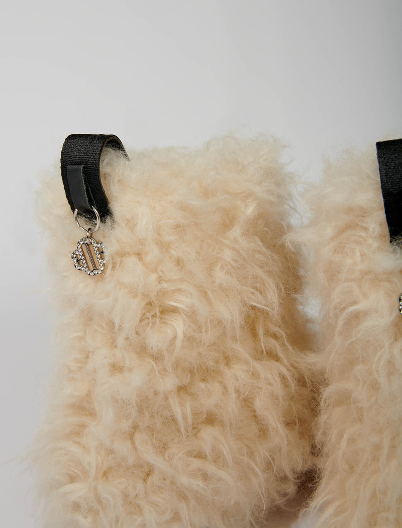 Ankle boots in fake fur 3