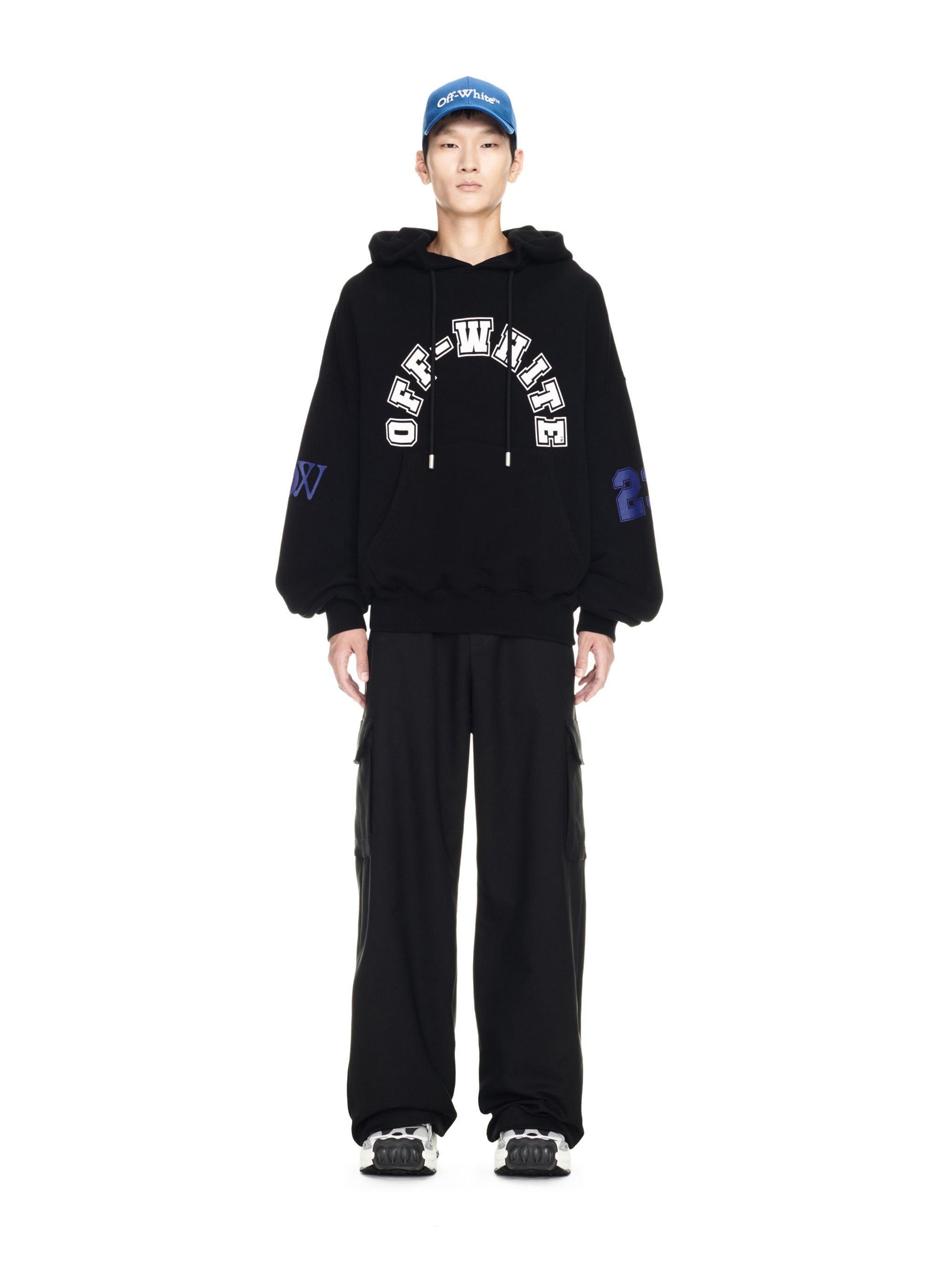 【送料&関税込】Off-White Football Over Hoodie Off-White Football Over Hoodie | REVERSIBLE