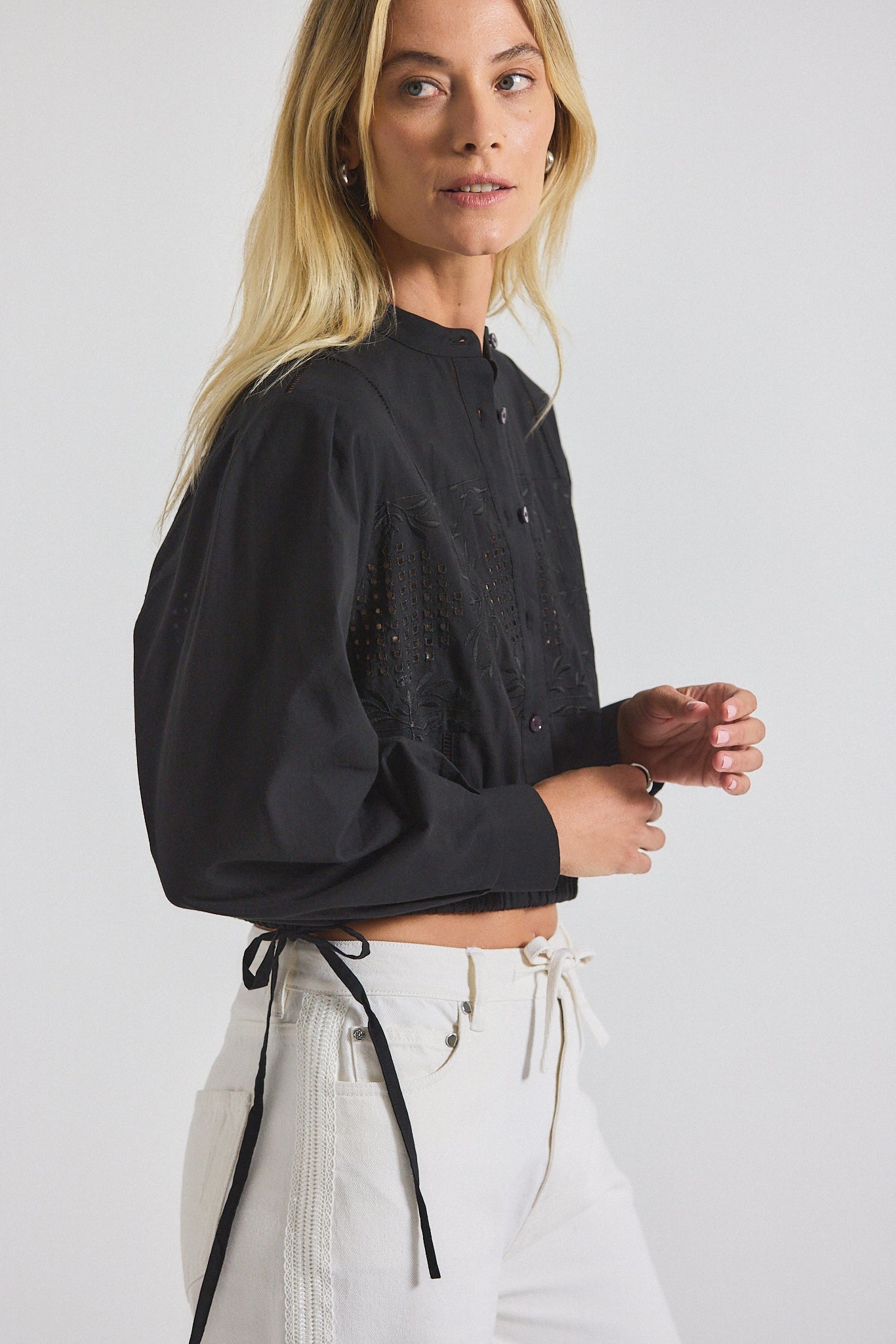 MALORY GARDEN TILE EYELET BLOUSE - 2