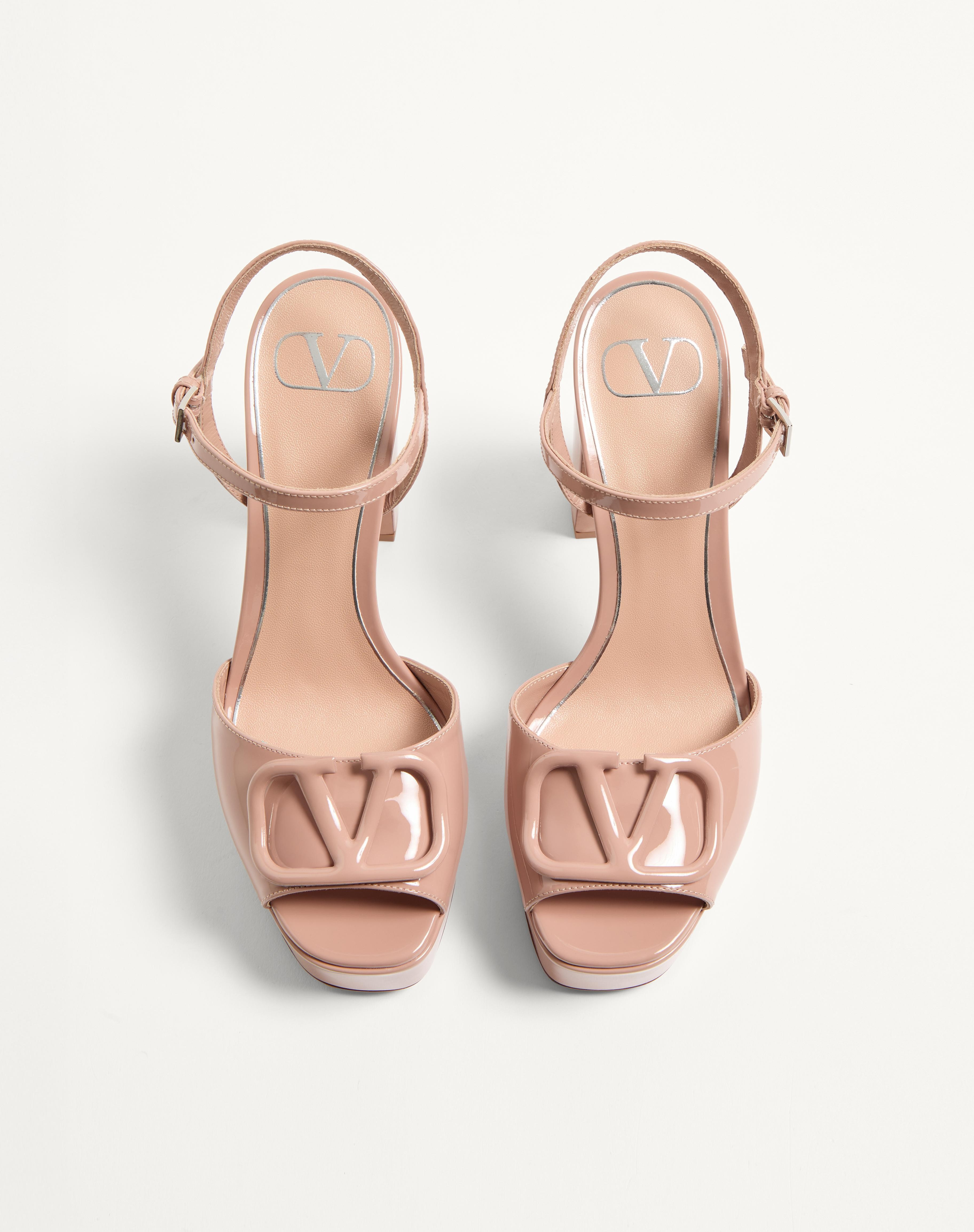 VLOGO SIGNATURE PLATFORM SANDAL IN PATENT LEATHER 115MM - 4