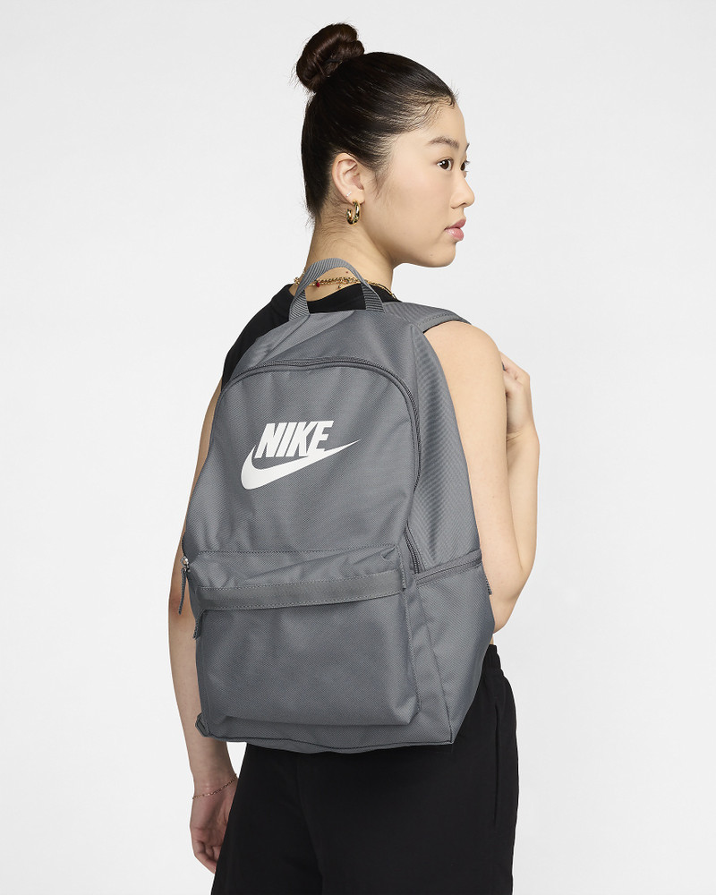 Nike Heritage Backpack (25L) 1