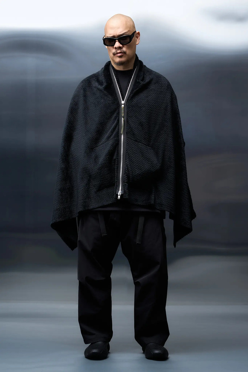 ACRONYM CP8-HL POLARTEC® High Loft Modular Cape Black outlook