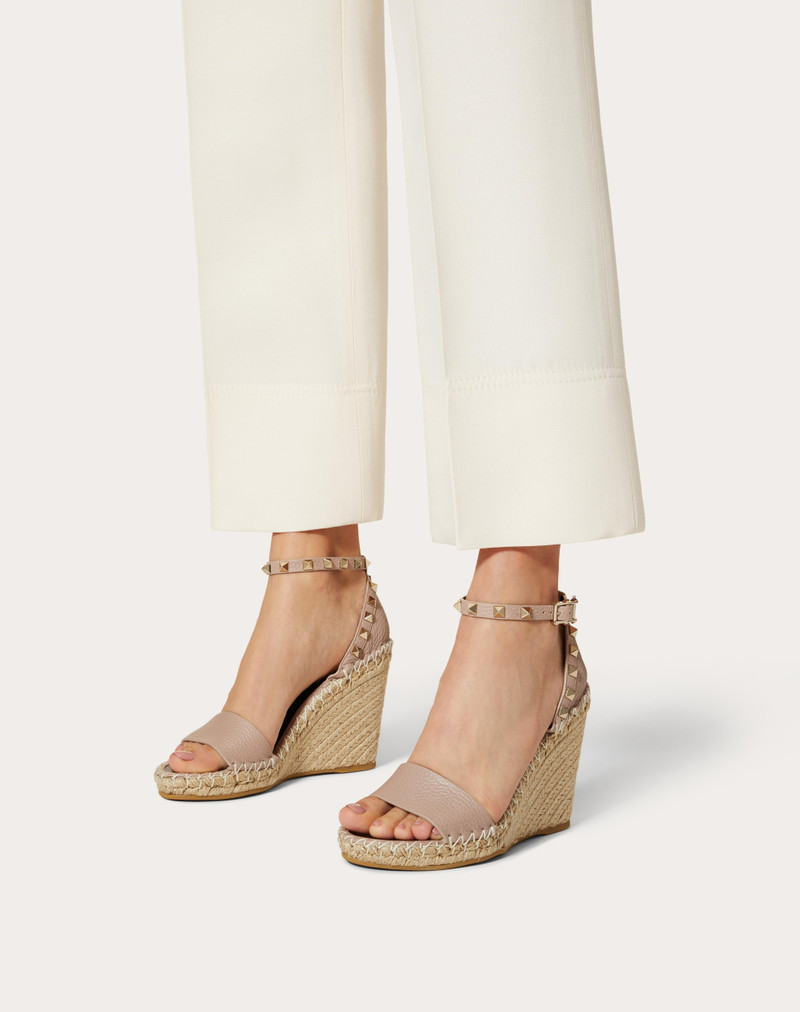 Valentino DOUBLE ROCKSTUD GRAINY CALFSKIN WEDGE SANDAL 105 MM outlook