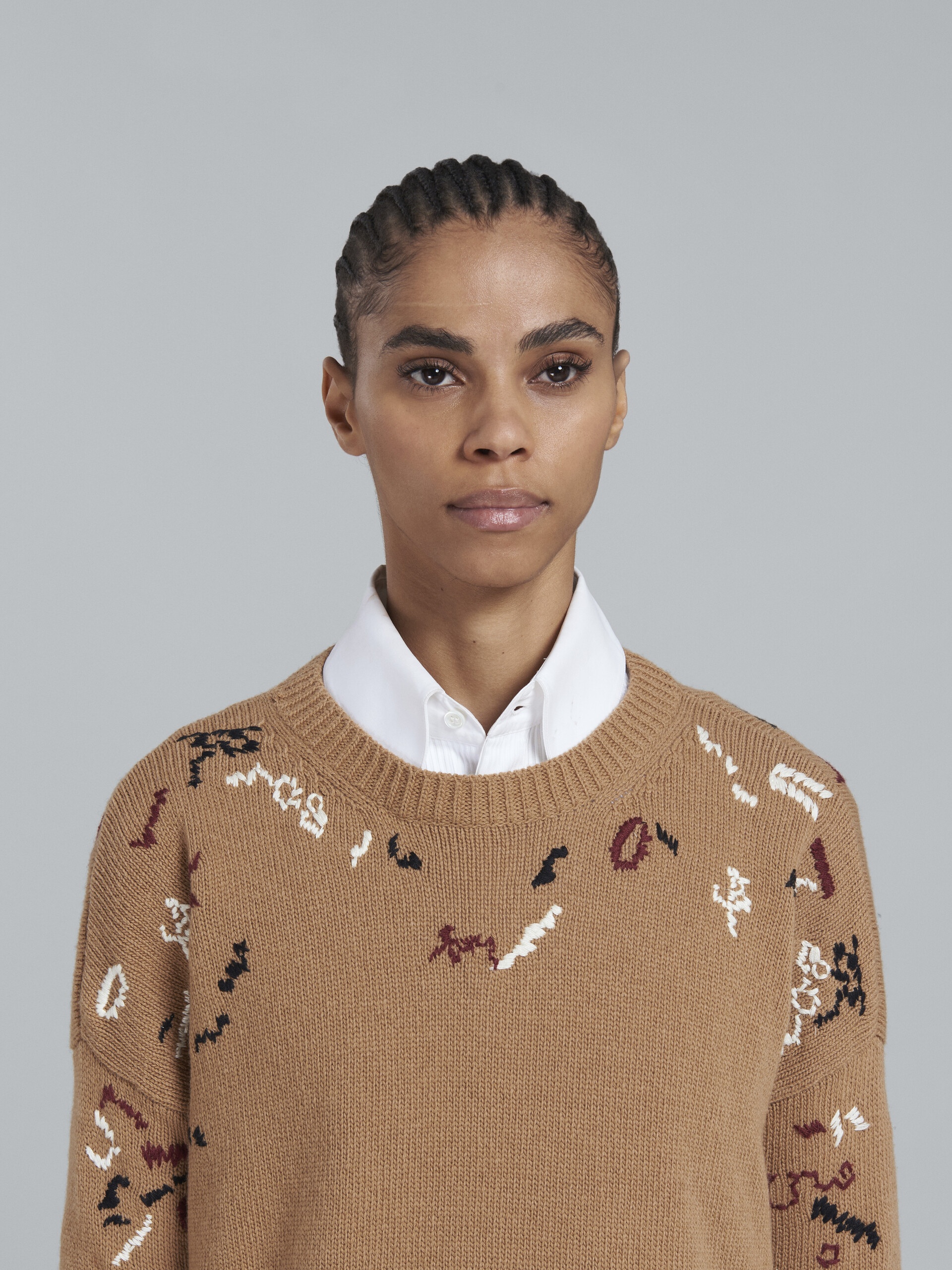 BEIGE CREWNECK SWEATER WITH RAW-EDGE DETAILING - 4