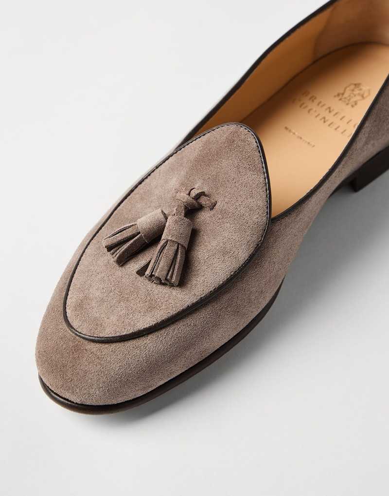 Suede Belgian loafer with tassels 3