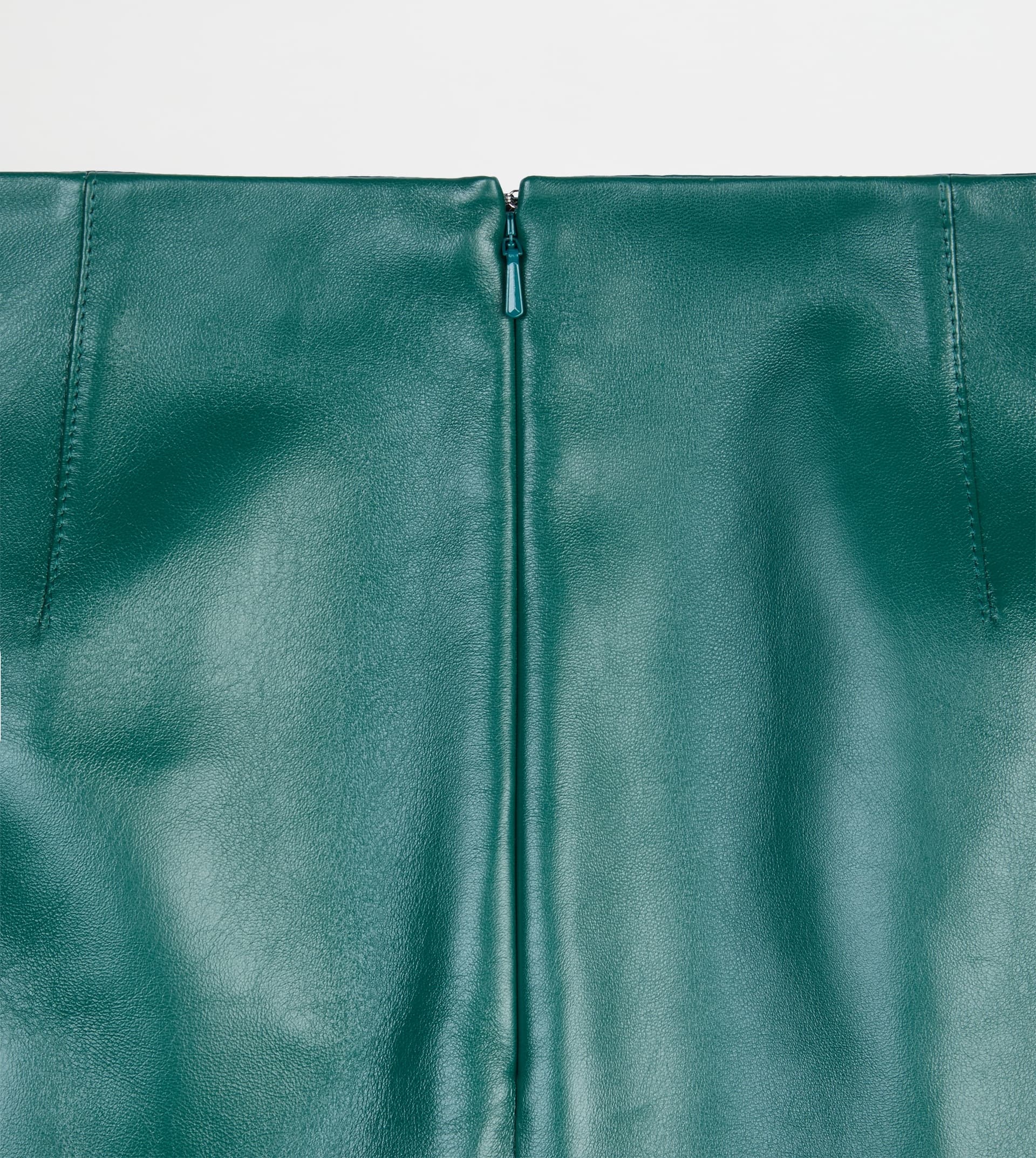 MINISKIRT IN LEATHER - GREEN - 6