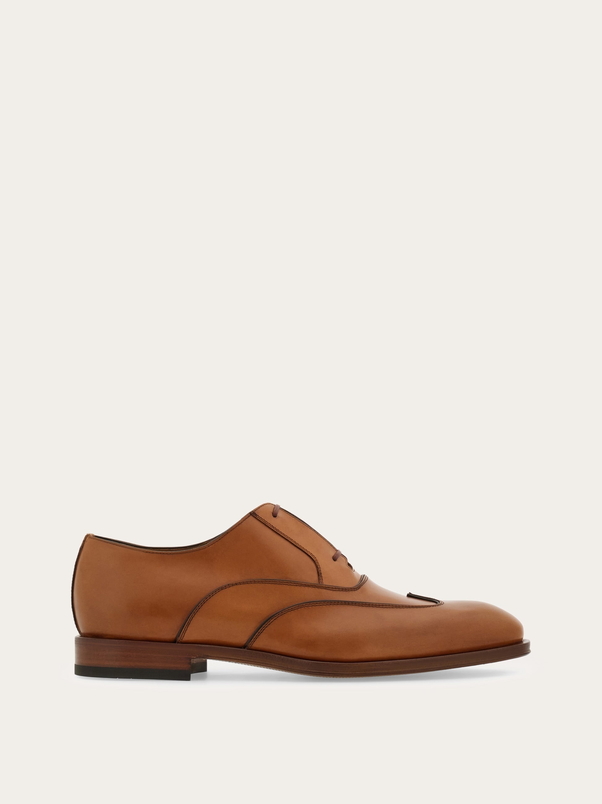 Oxford with wing-tips - 1