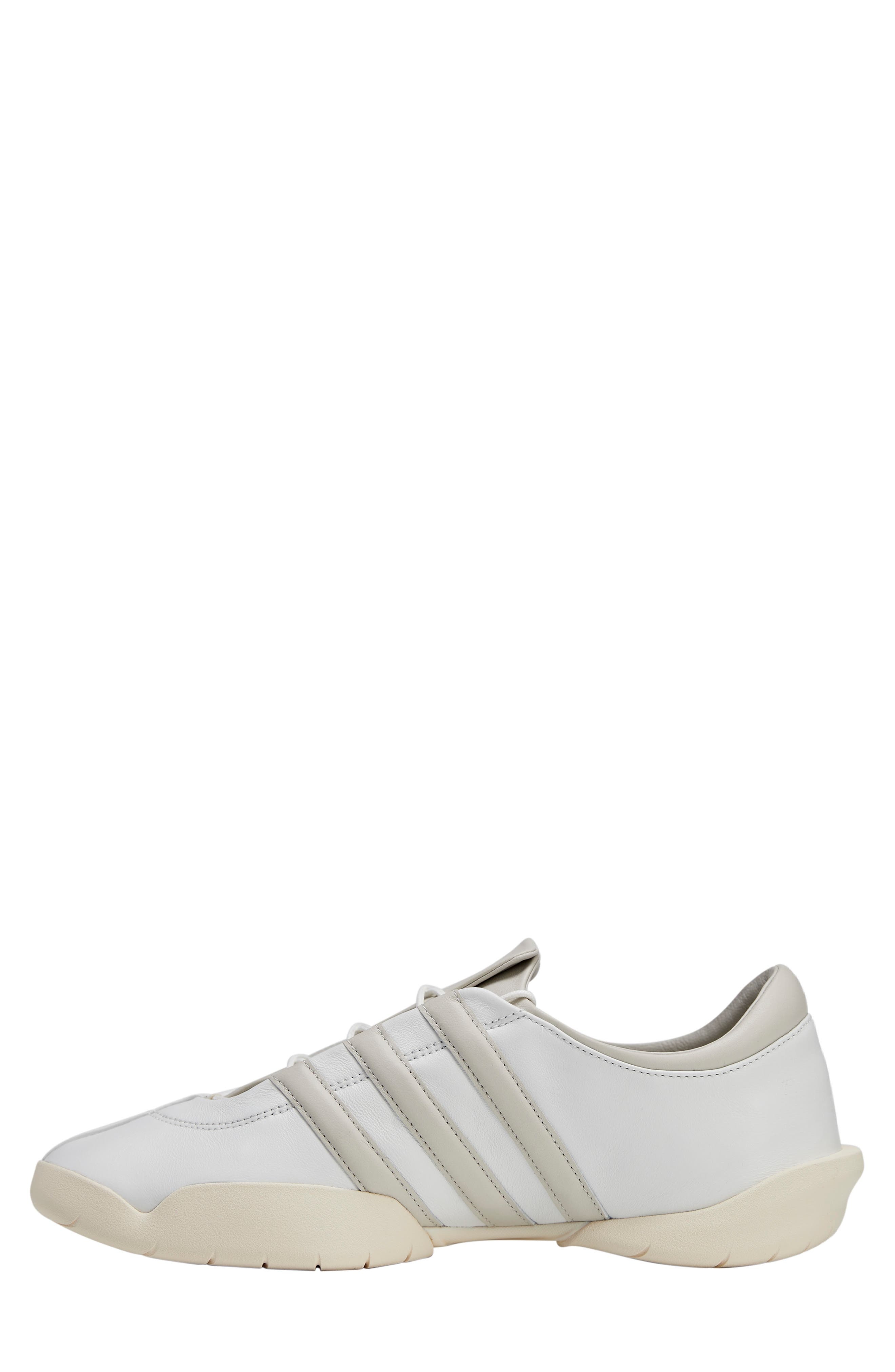 Y-3 Gender Inclusive Regu Low Top Sneaker in Core White/Talc/Wonder White at Nordstrom - 6