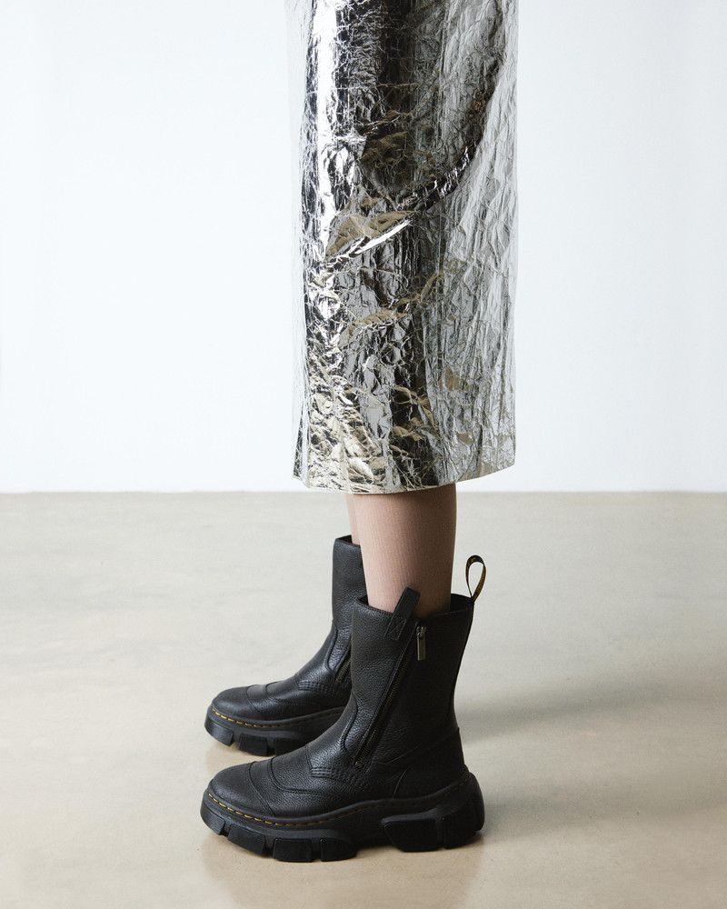 Dr. Martens DMXL Leather Rigger Boots outlook