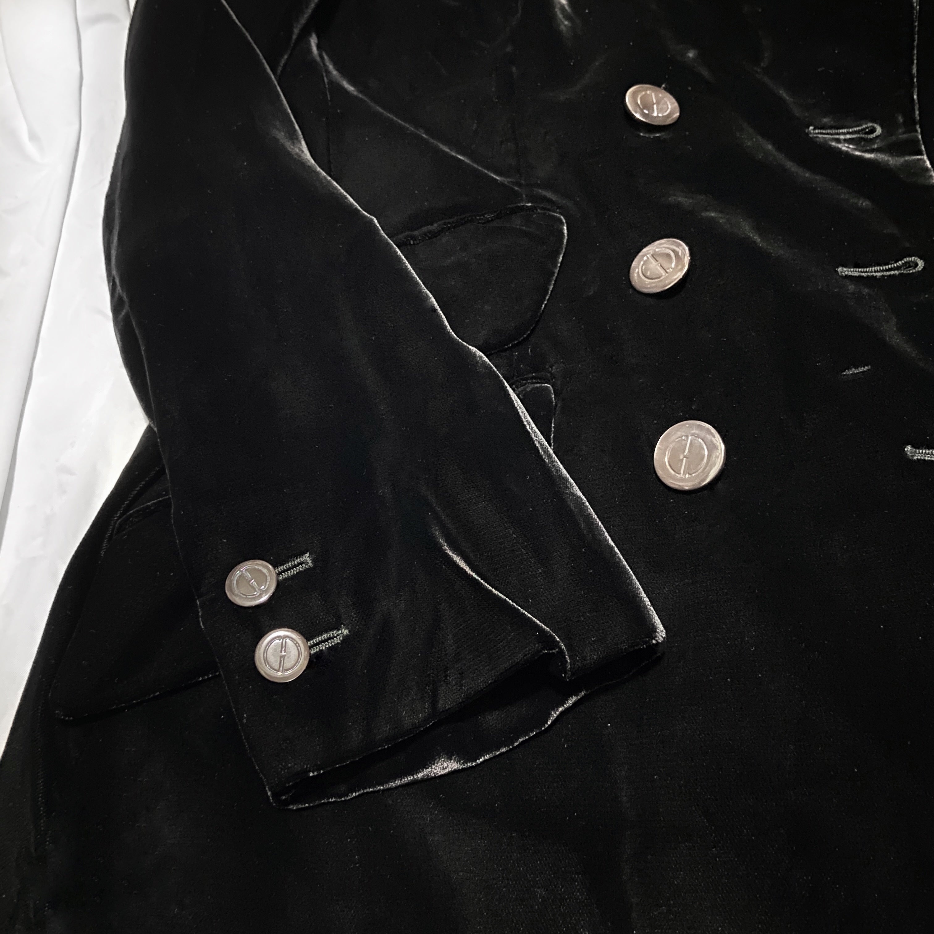 Gucci Fall 1995 Runway Velvet Double-Breasted Blazer 40 - 8