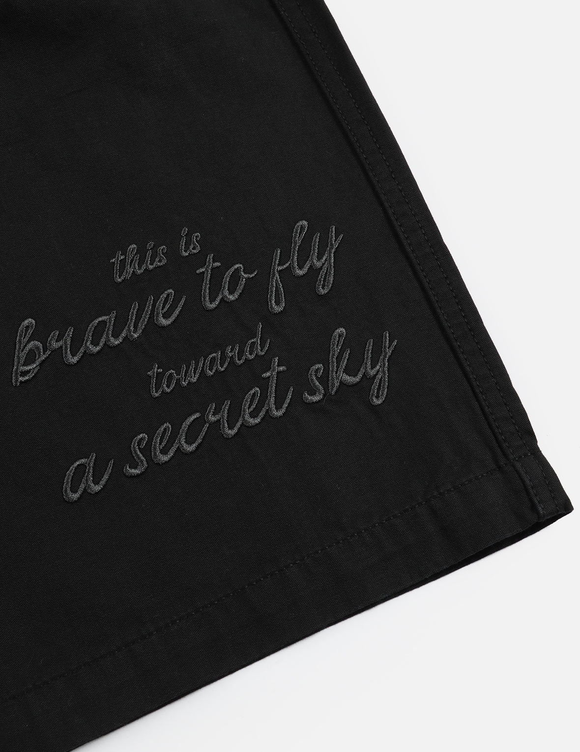 SLOGAN AND KAMON EMBROIDERY CARGO SHORTS - 8