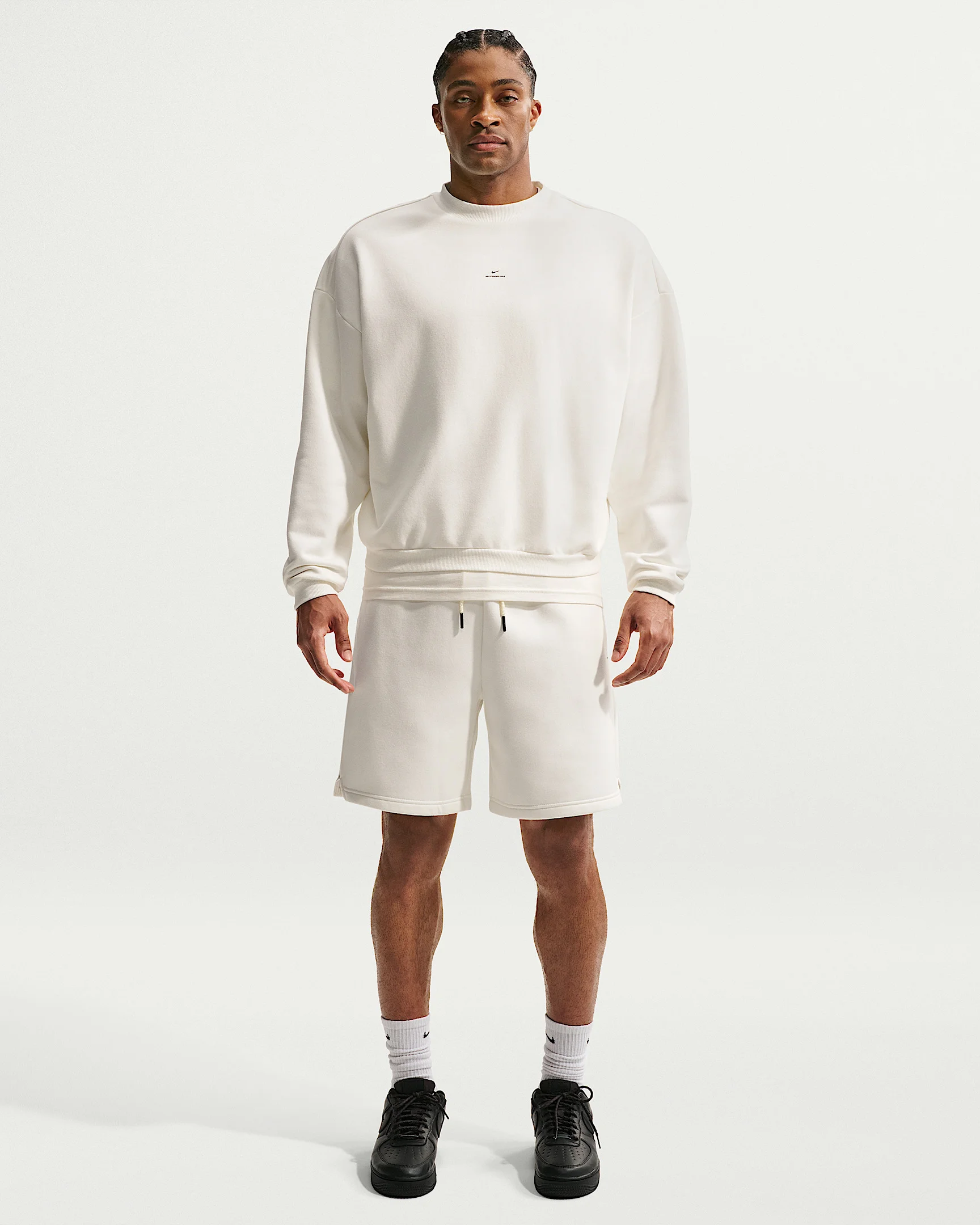 Nike Standard Issue Men's Therma-FIT 8" Brushed Fleece Basketball Shorts - 1