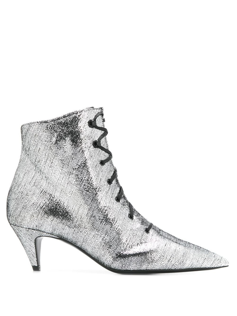 Kiki boots 1
