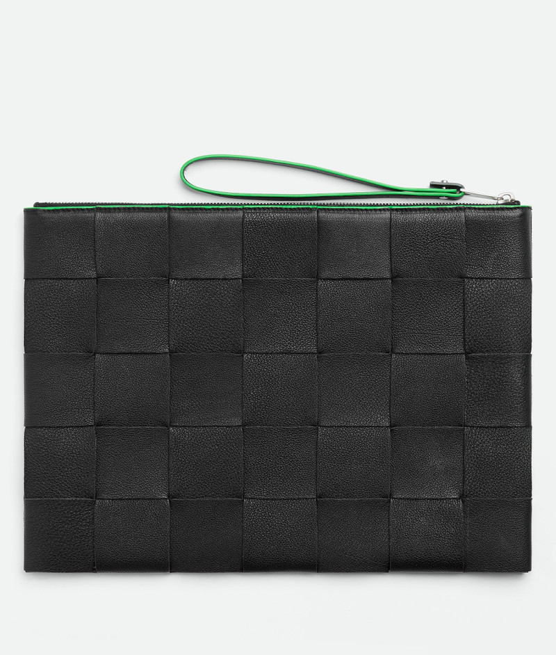 Bottega Veneta pouch outlook