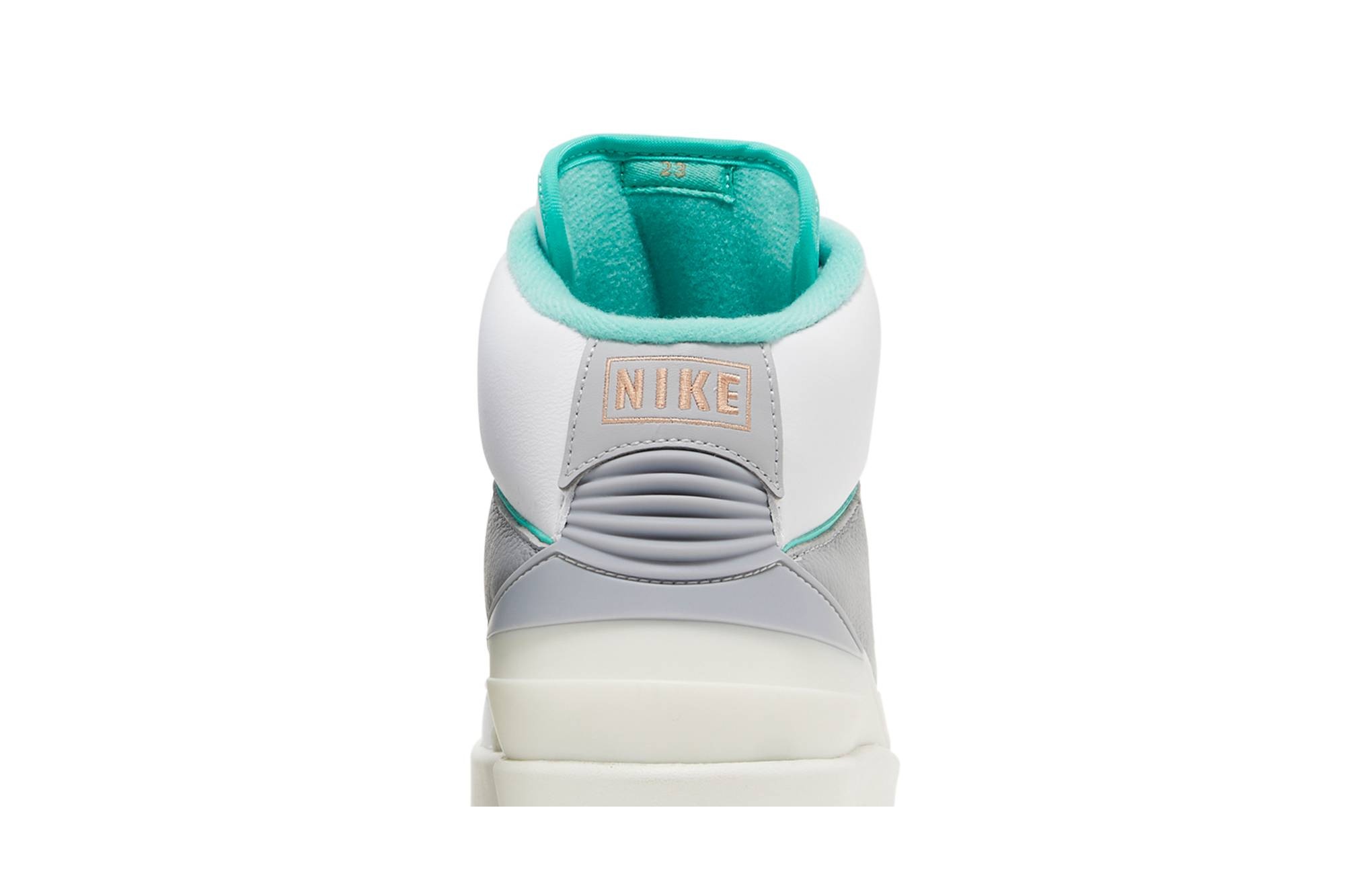 Wmns Air Jordan 2 Retro 'Crystal Mint' - 7