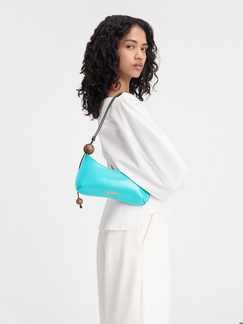 JACQUEMUS Le Bisou Perle outlook