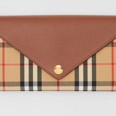 Burberry Vintage Check and Leather Wallet with Detachable Strap outlook