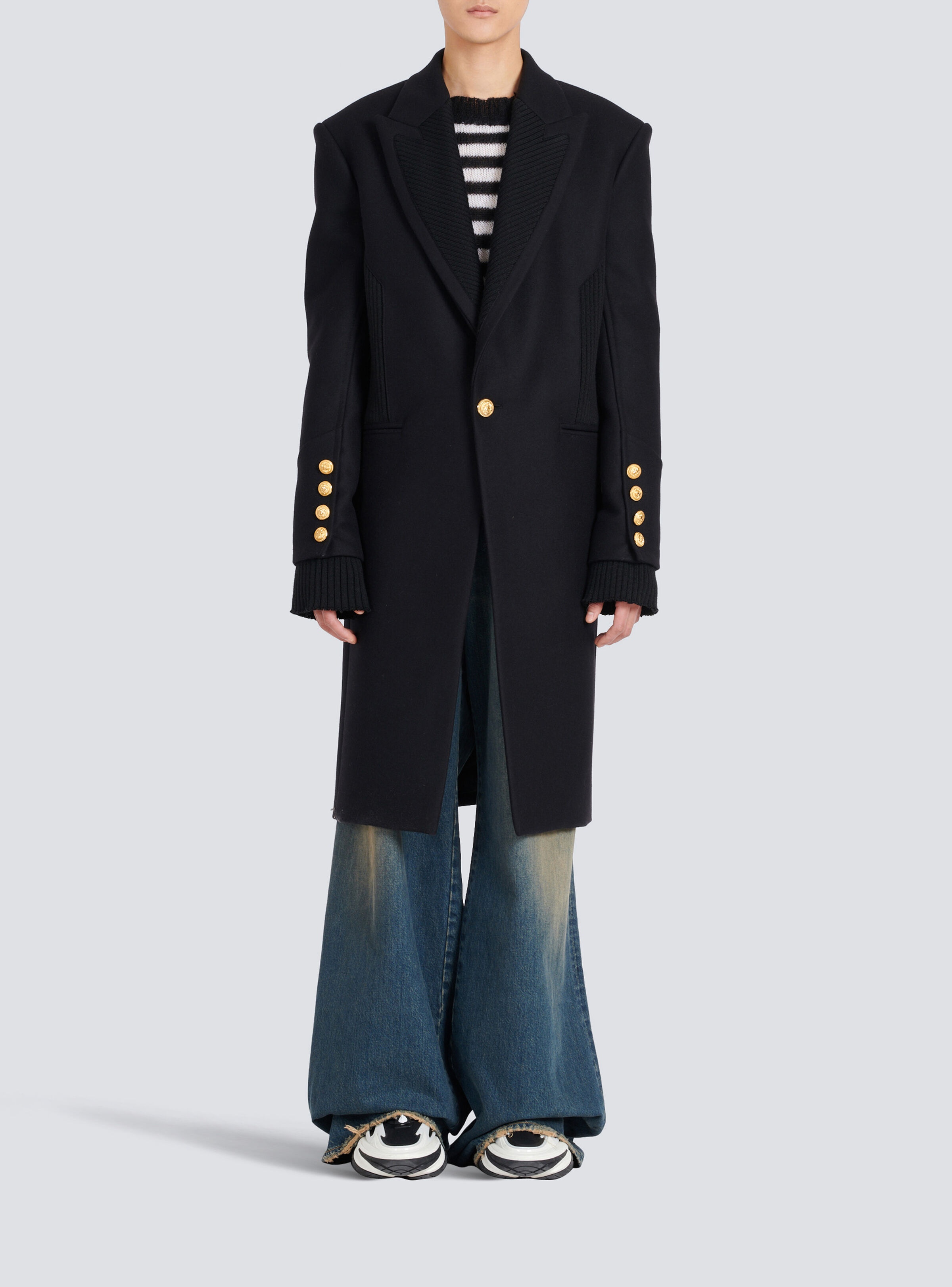 Long wool coat with monogram-patterned collar and lining - 7