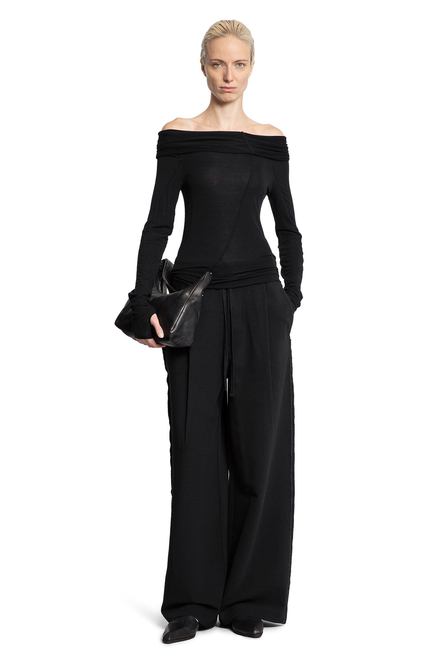 Off-Shoulder-Top-With-Hand-Gaiters - 4