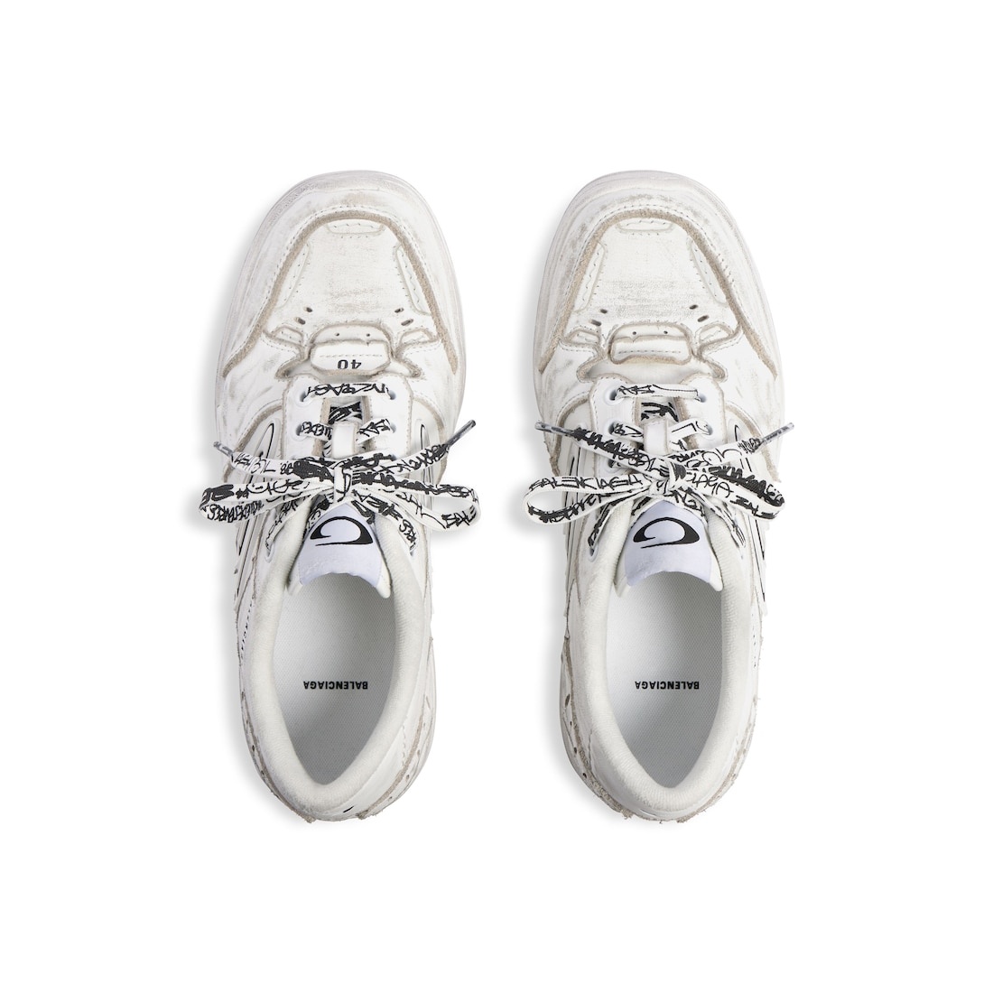 Women's Hamptons Medium Worn-out Sneaker in White - 6