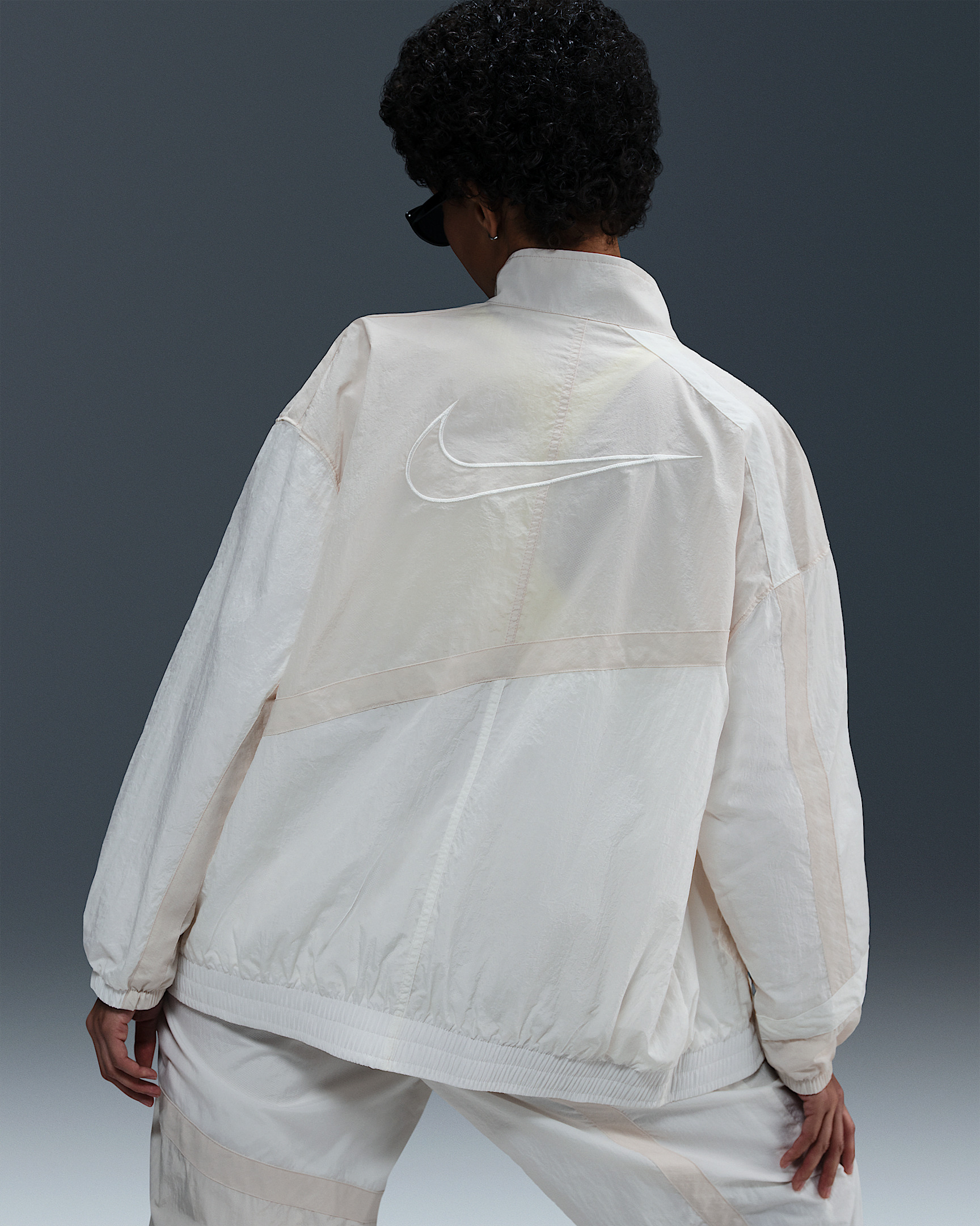 Nike Sportswear Women's Oversized Woven Jacket - 2