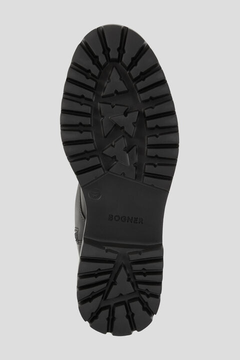 Chesa Alpina Boots in Black - 5