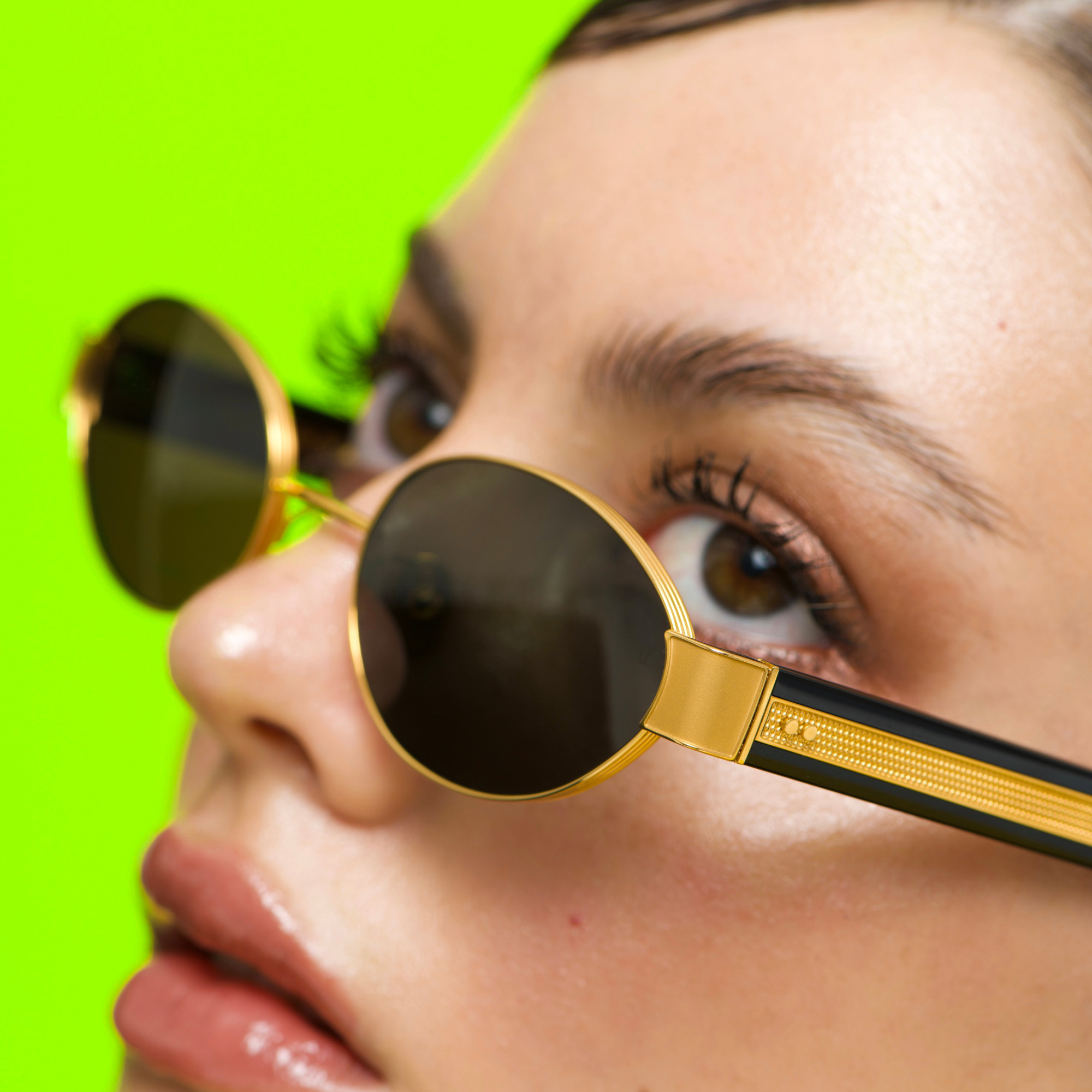 SADIE OVAL SUNGLASSES IN YELLOW GOLD - 6