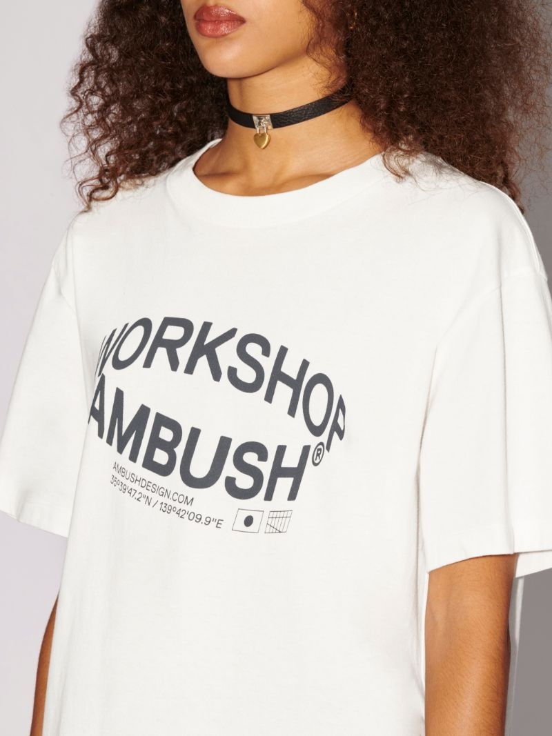 Revolve Ambush 로고 티셔츠 8