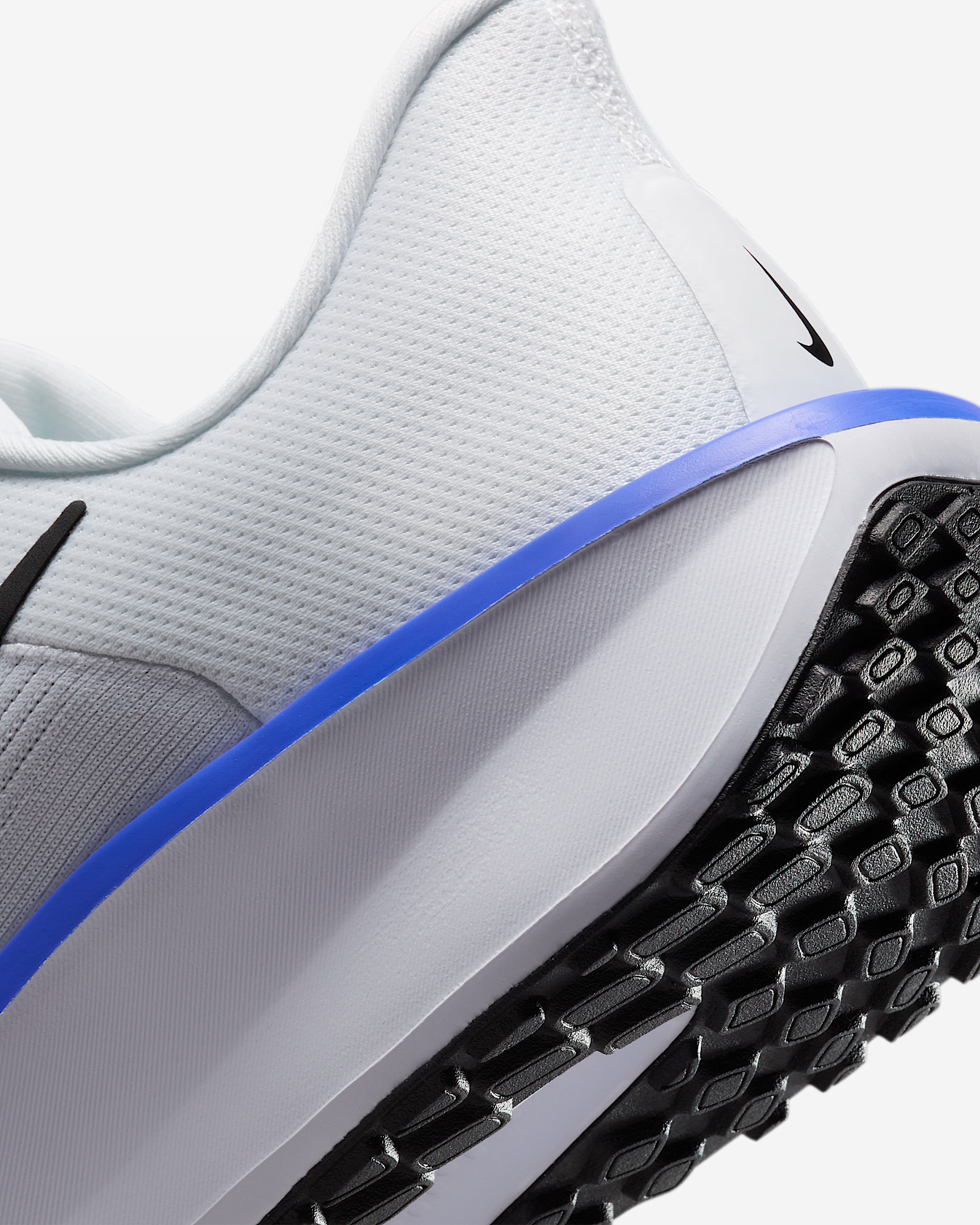 Nike Quest 6 Men's Road Running Shoes - 8