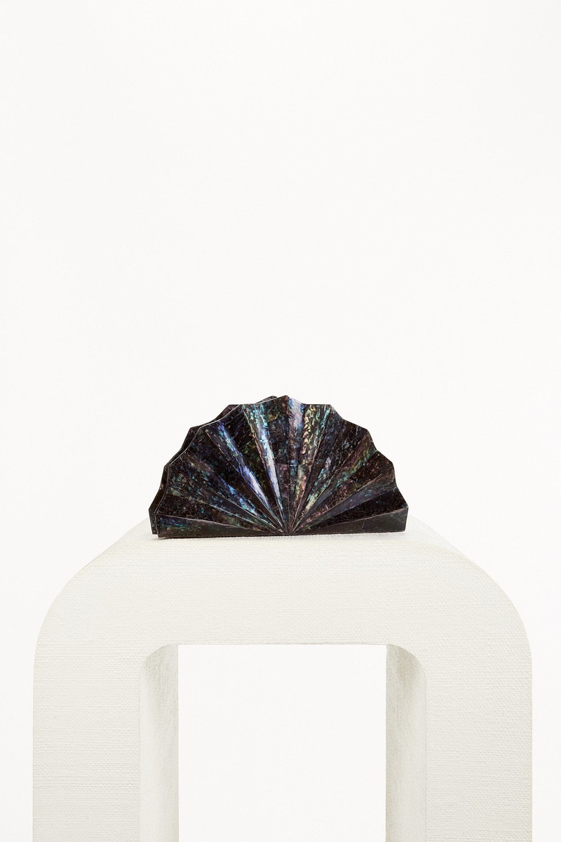 Cult Gaia ESME CLUTCH outlook