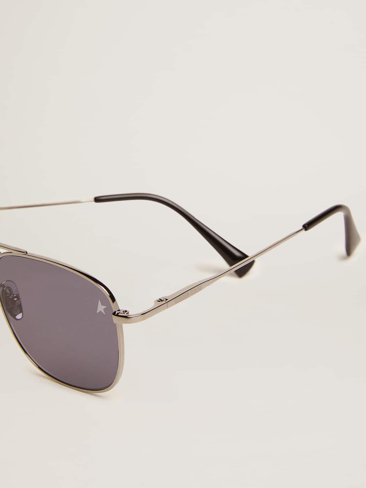 Roger aviator sunglasses with black frame and black lenses - 2